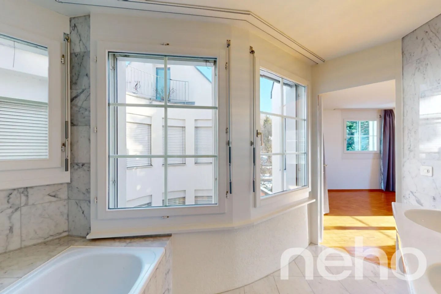 Maisonette de 4,5 pièces située au calme avec terrasse sur le toit à Bonstetten - Photo 12 sur 13