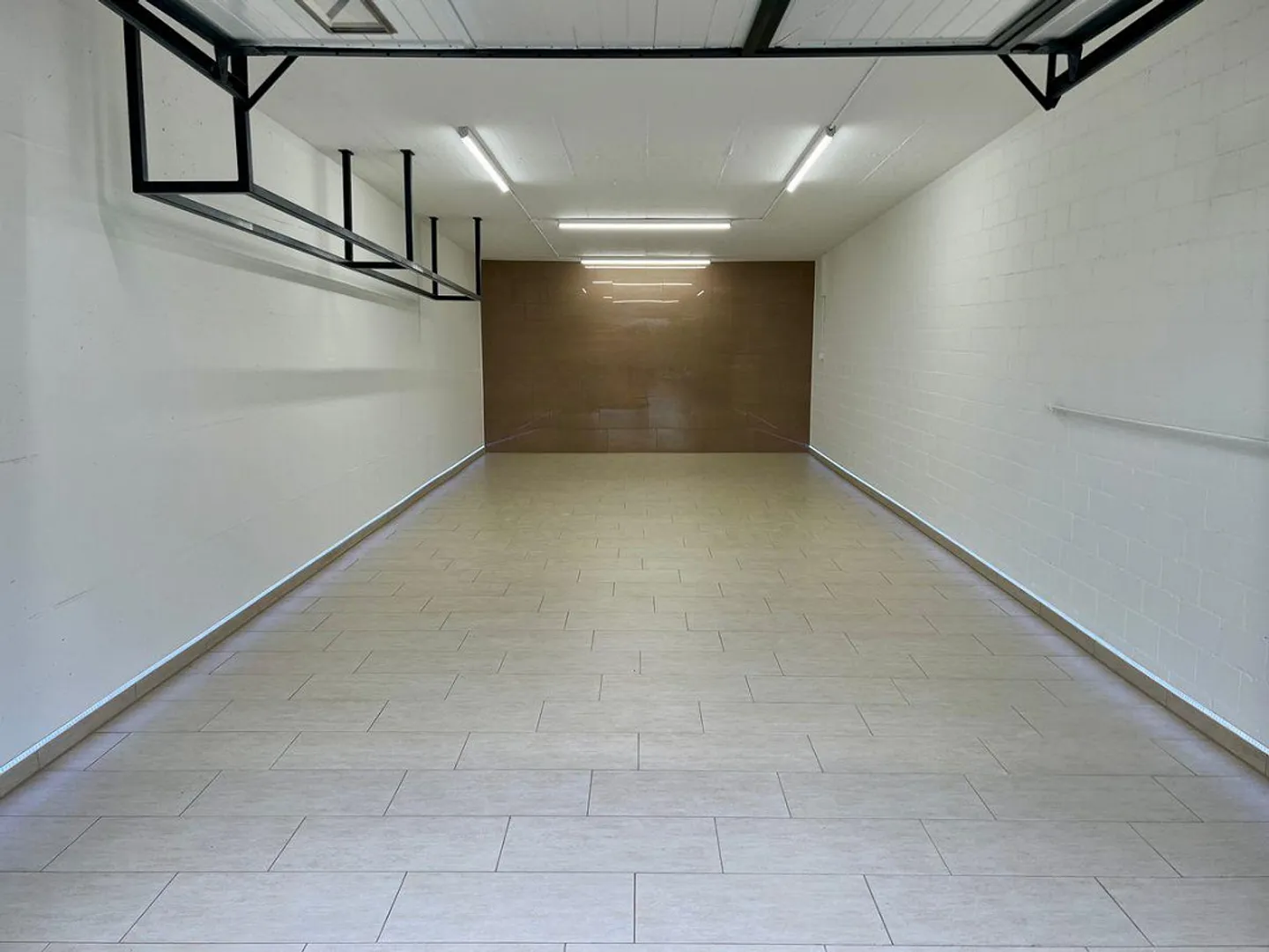 Newly renovated storage space/workshop in a very central location - Photo 1 of 9