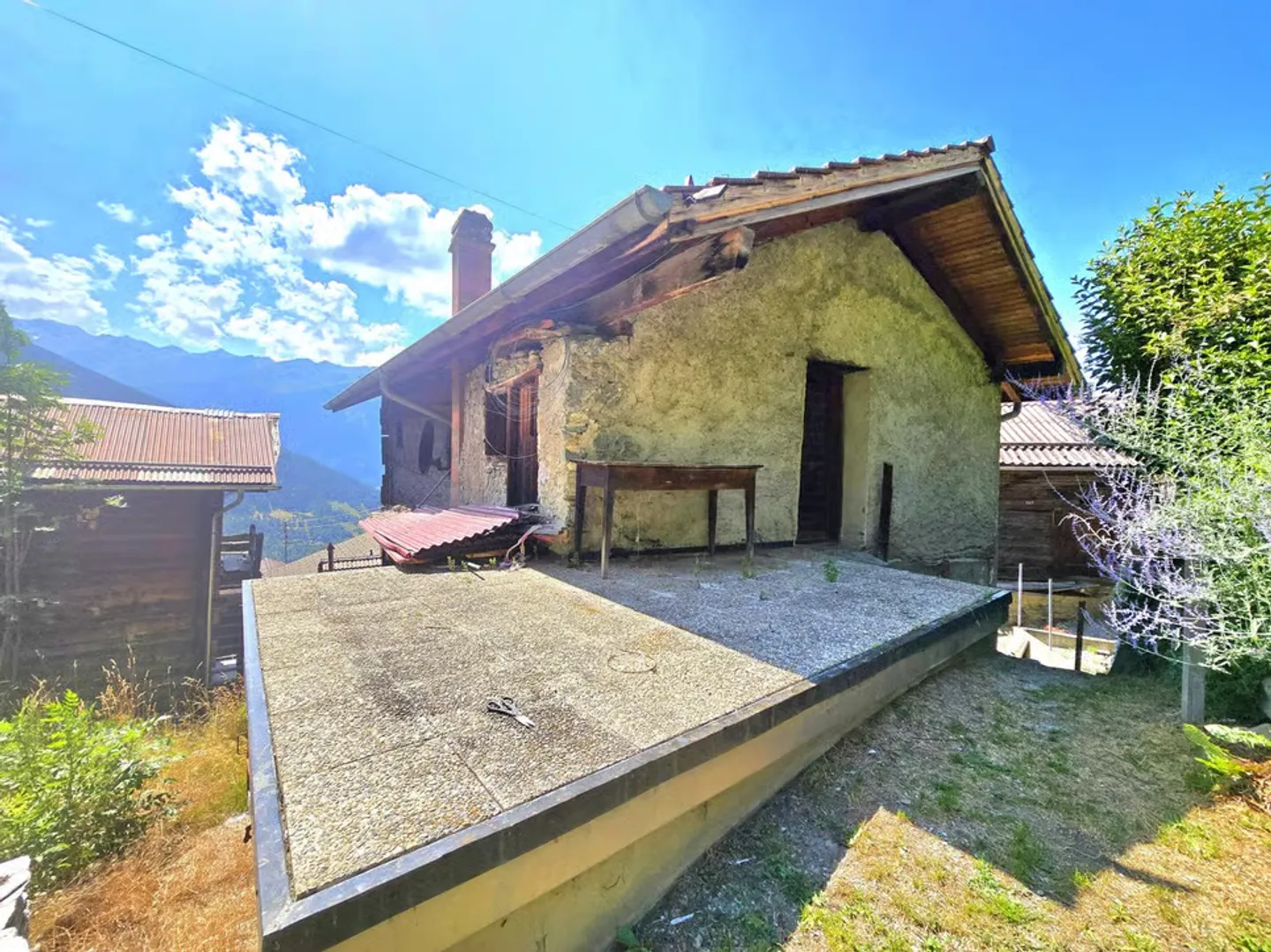 Authentisches Dorfhaus mit 2 Wohnungen zum Renovieren in St-Martin (Val d'Hérens) - Foto 4 von 13