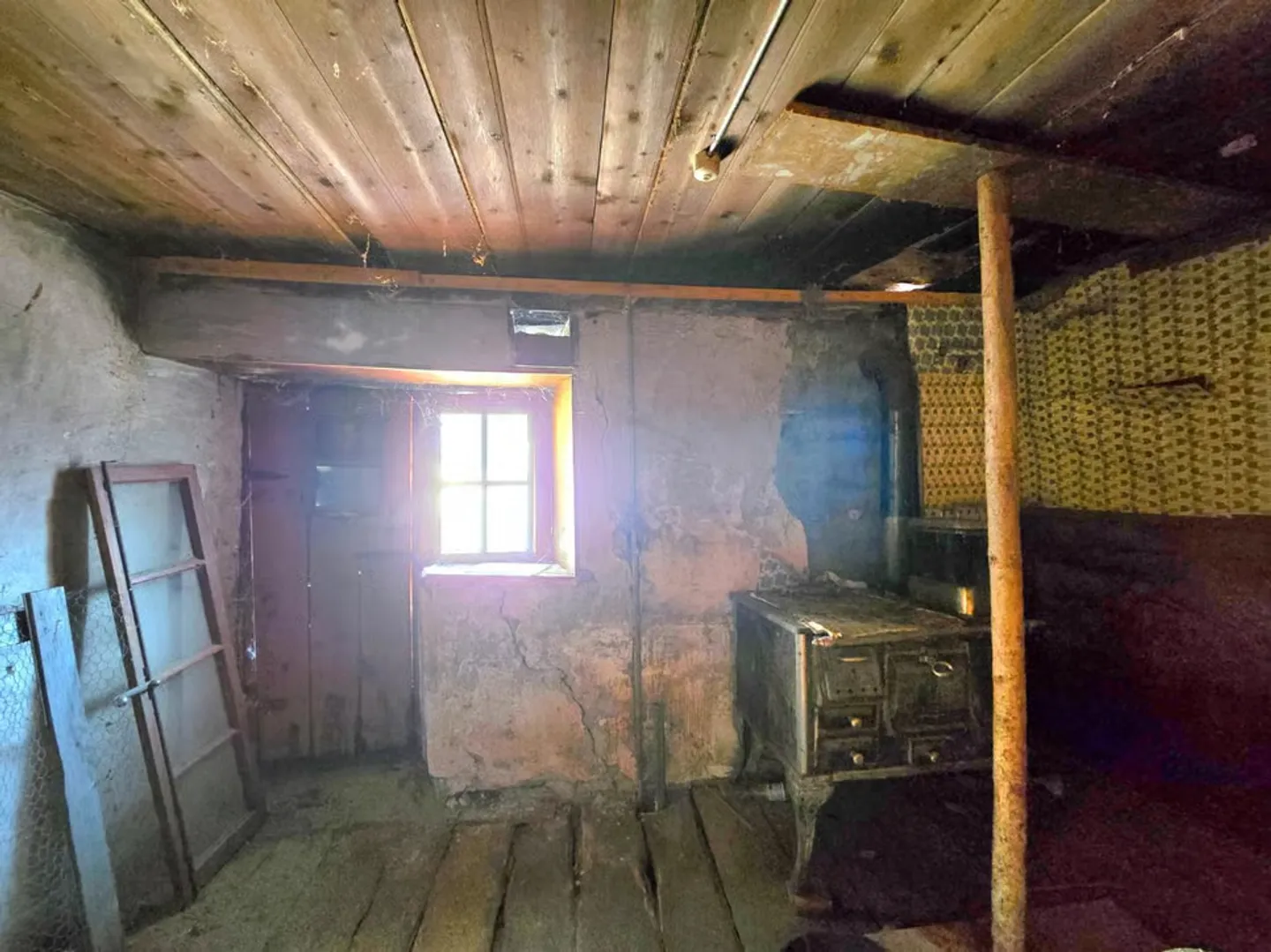 Authentisches Dorfhaus mit 2 Wohnungen zum Renovieren in St-Martin (Val d'Hérens) - Foto 8 von 13