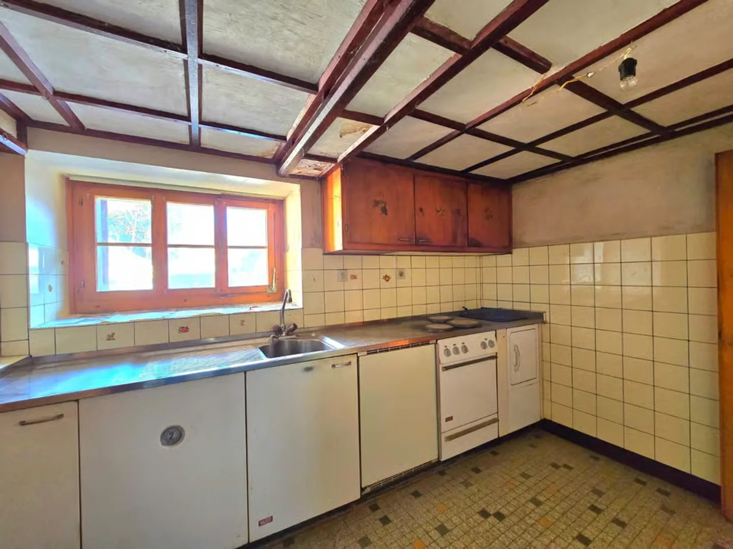 Authentisches Dorfhaus mit 2 Wohnungen zum Renovieren in St-Martin (Val d'Hérens) - Foto 9 von 13