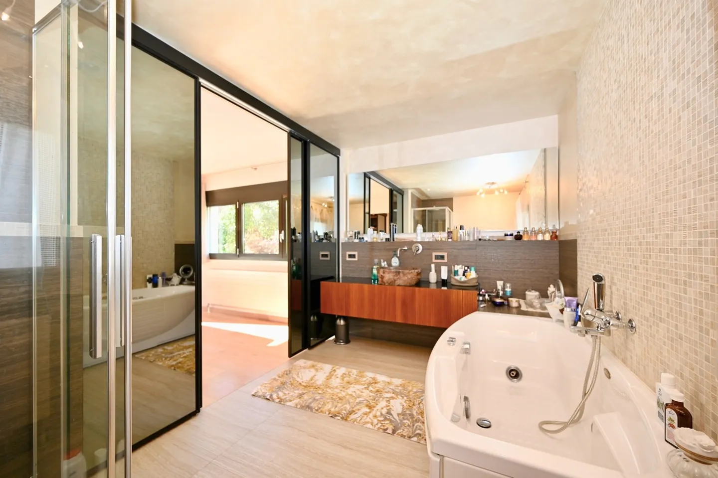 Modern Villa with Heated Pool in Agra - Collina d'Oro - Photo 11 of 20