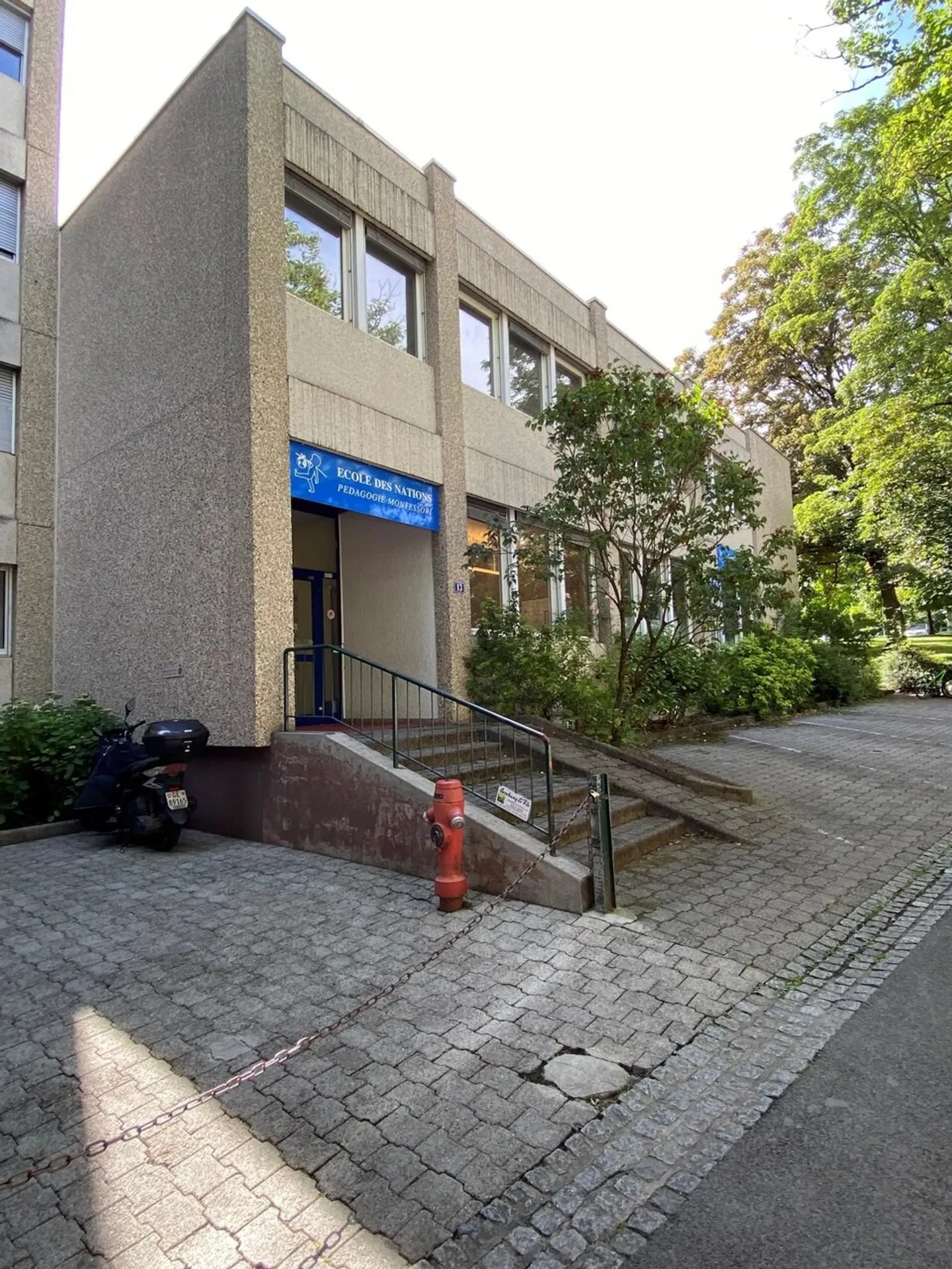 Offices for rent in Petit-Saconnex in a private building - Photo 1 of 13