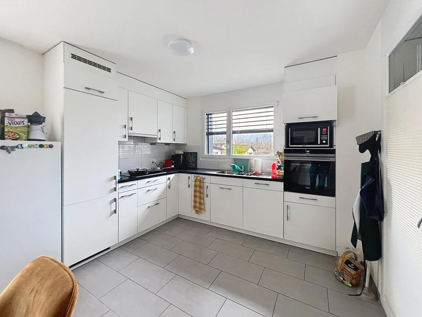 Appartamento luminoso al piano giardino | Villeneuve - Foto 3 di 7