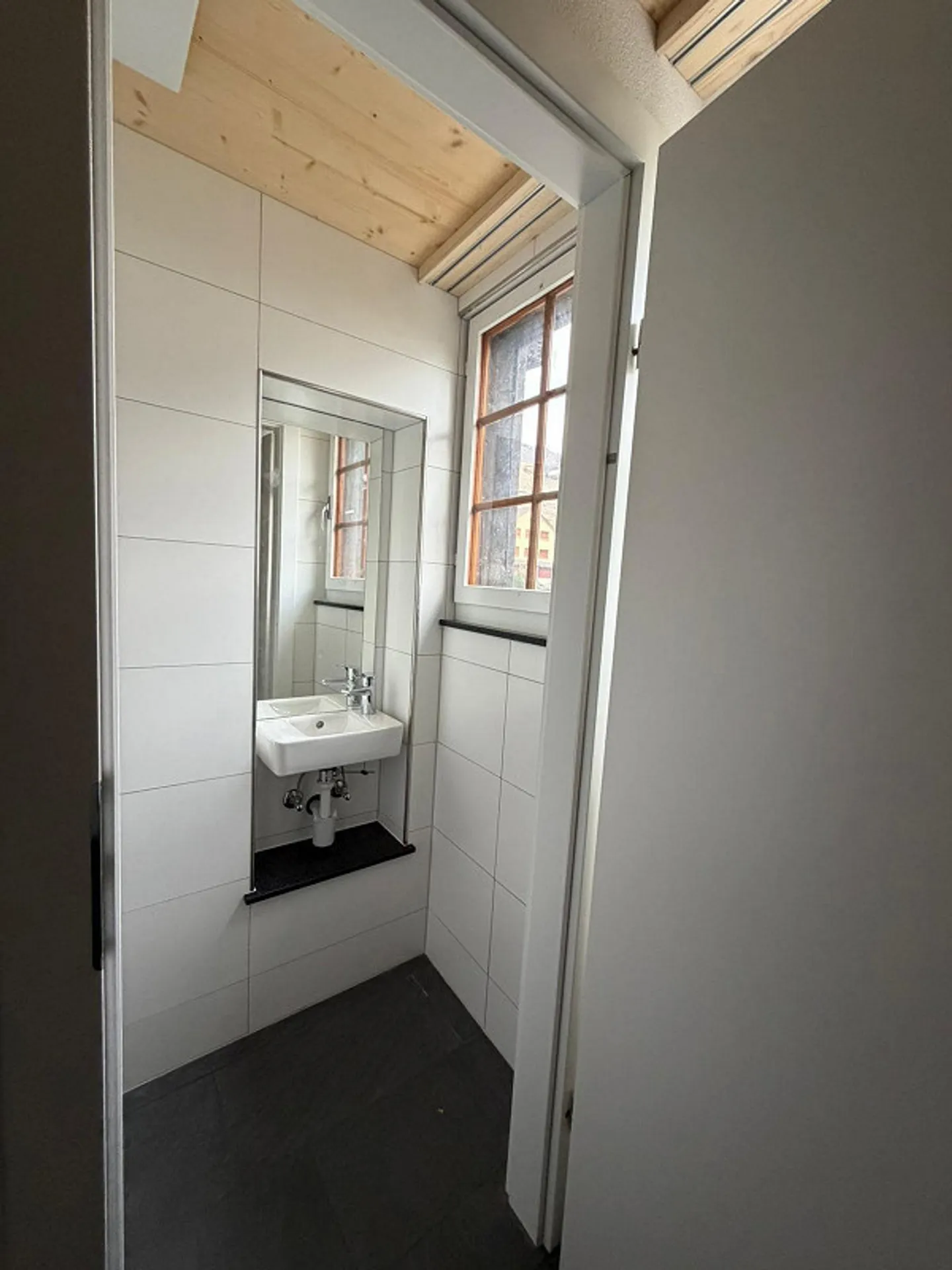 Completely renovated 230-year-old house with large garden - Photo 12 of 28