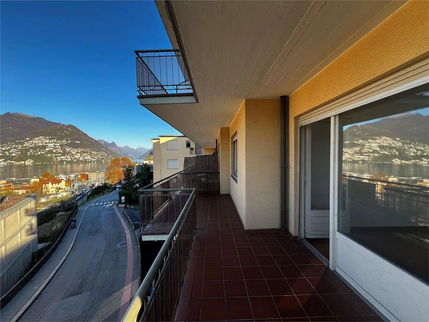 Paradis - Appartement 3.5 pièces avec terrasse et vue sur le lac - Photo 1 sur 11