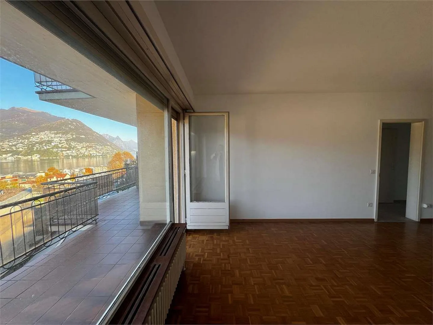 Paradis - Appartement 3.5 pièces avec terrasse et vue sur le lac - Photo 2 sur 11