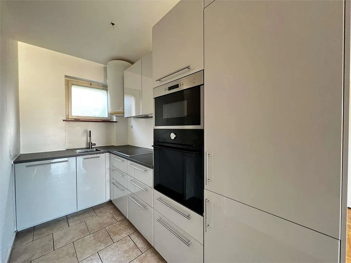 Paradis - Appartement 3.5 pièces avec terrasse et vue sur le lac - Photo 4 sur 11