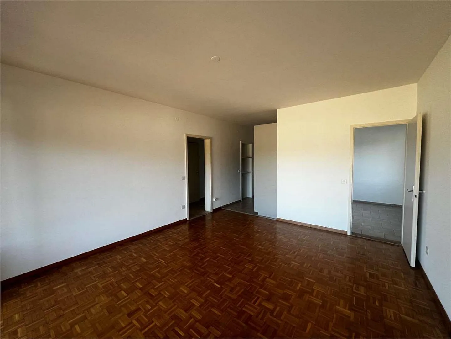 Paradis - Appartement 3.5 pièces avec terrasse et vue sur le lac - Photo 5 sur 11