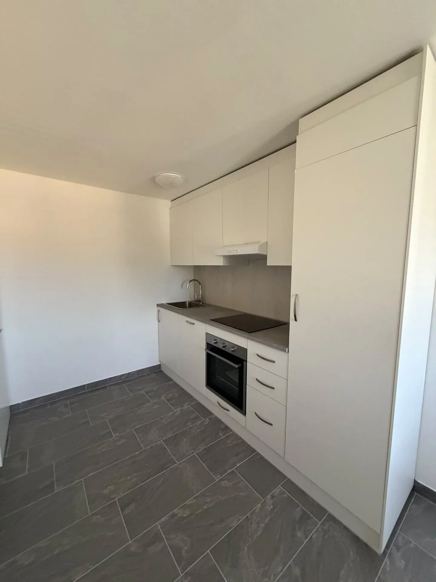 Appartement Ensoleillé Près des Transports - Photo 3 sur 12