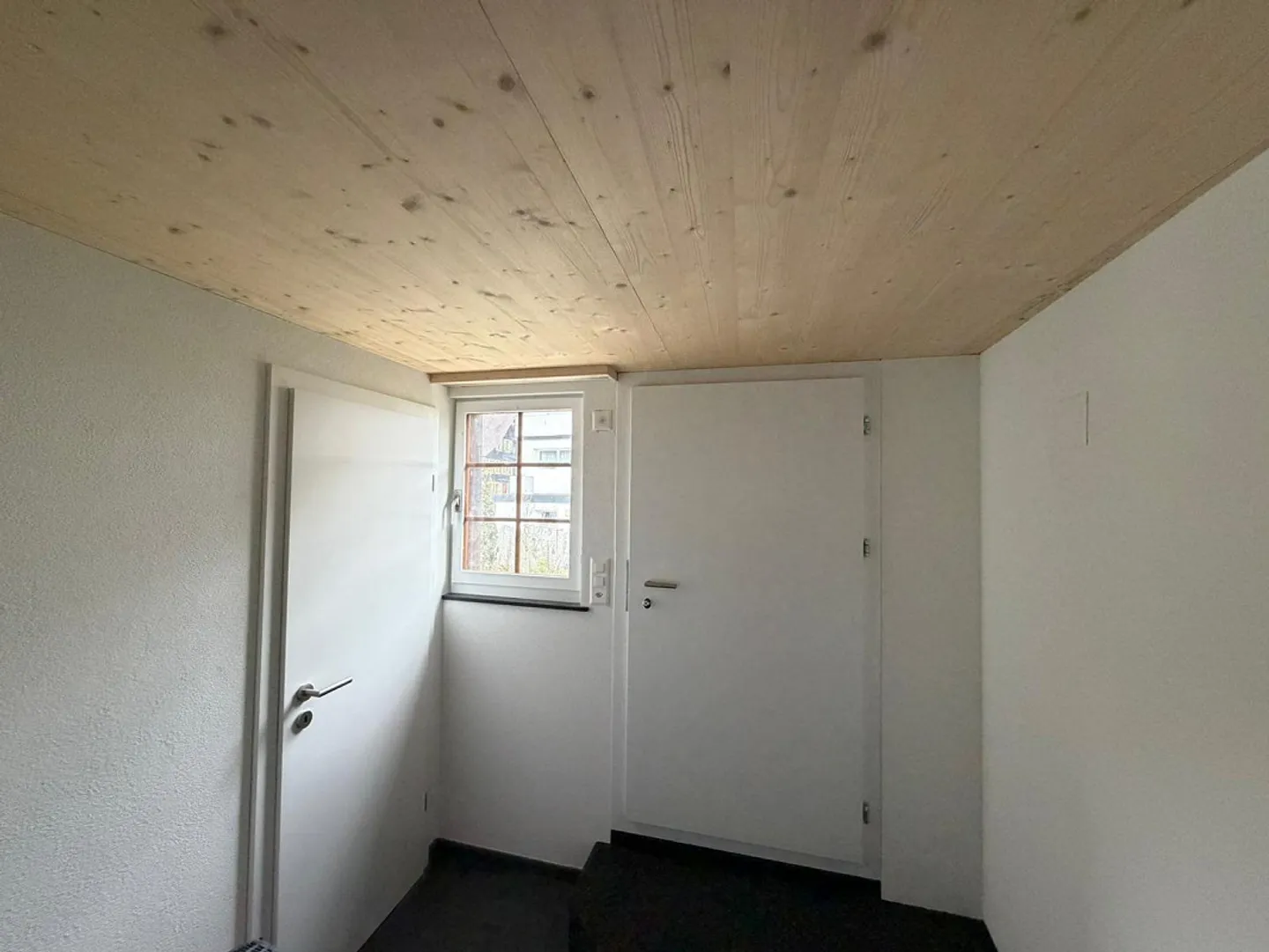 Completely renovated 230-year-old house with large garden - Photo 13 of 28