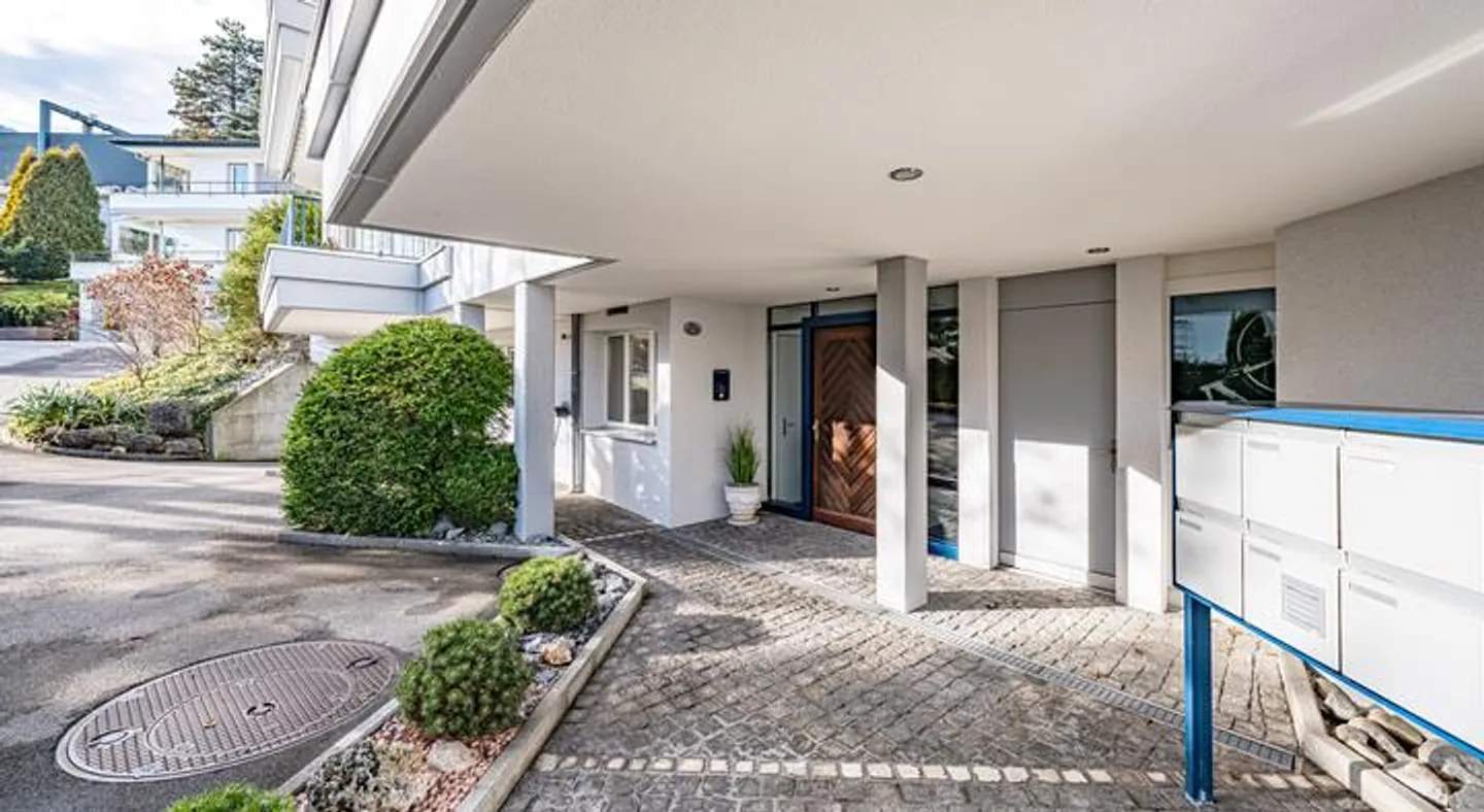 APPARTAMENTO DA SOGNO DI 4,5 STANZE CON VISTA LAGO A HERGISWIL NW - Foto 5 di 9