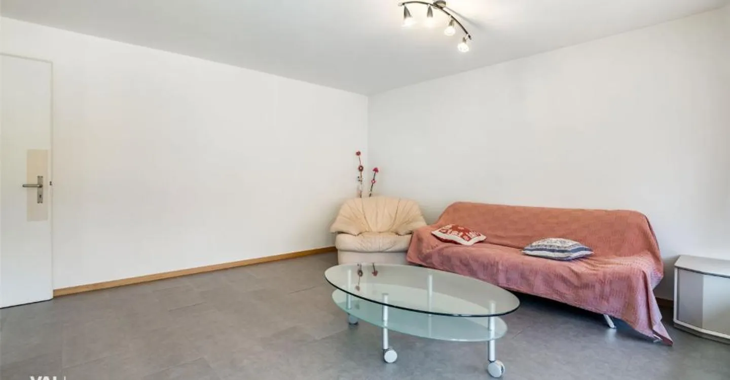 Bright 4.5-room apartment in a top location - right by the Visp train station! - Photo 3 of 13