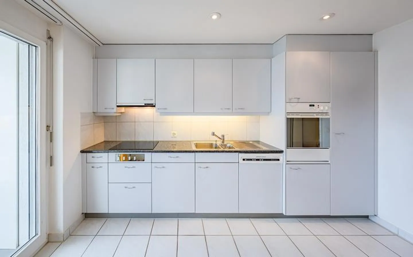 APPARTAMENTO DA SOGNO DI 4,5 STANZE CON VISTA LAGO A HERGISWIL NW - Foto 2 di 9