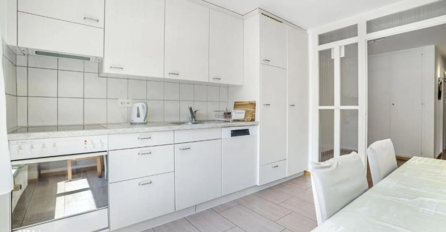 Bright 4.5-room apartment in a top location - right by the Visp train station! - Photo 5 of 13