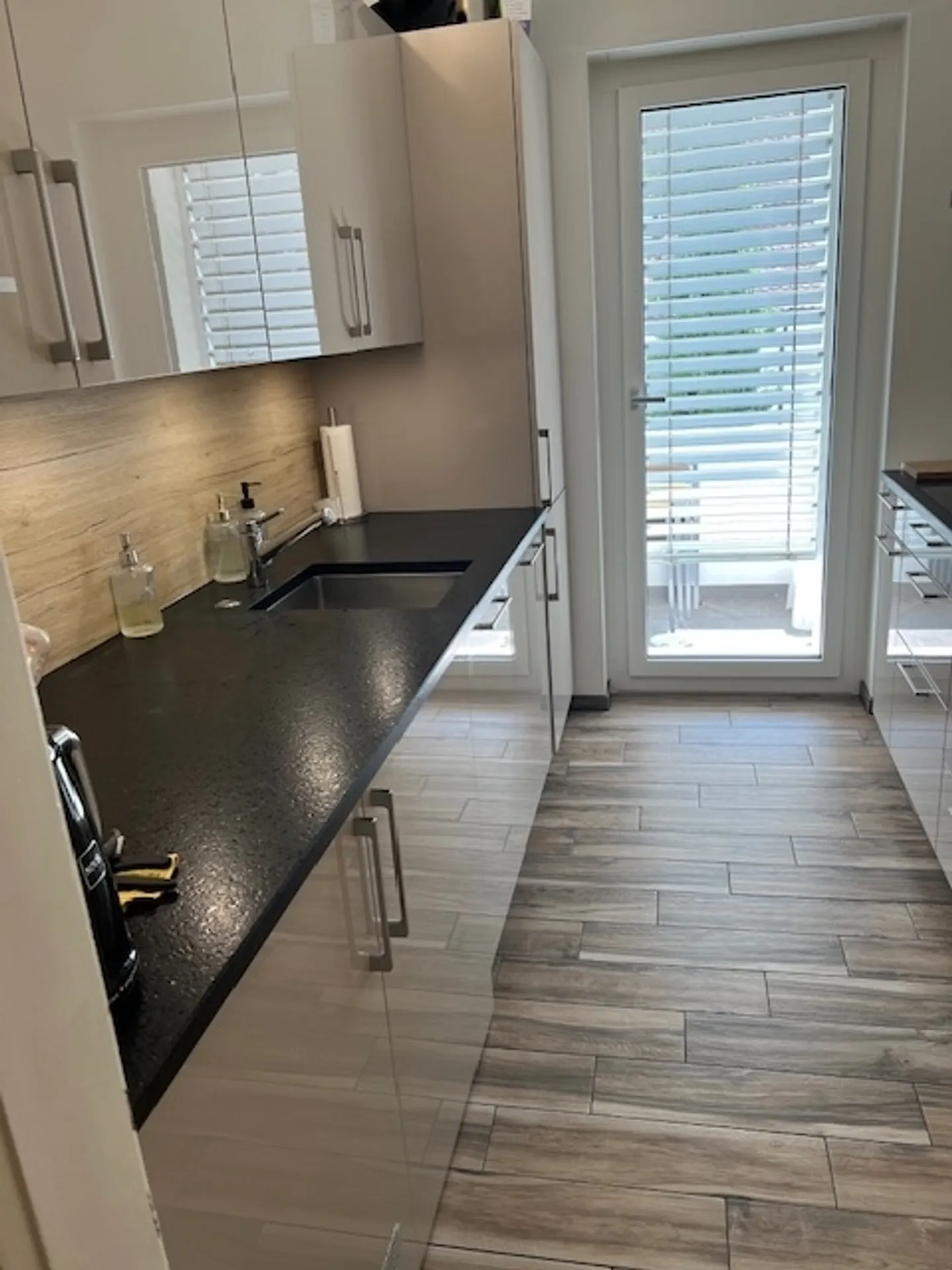 Appartamento elegante di 3,5 stanze in posizione centrale a Bottmingen - Foto 4 di 10