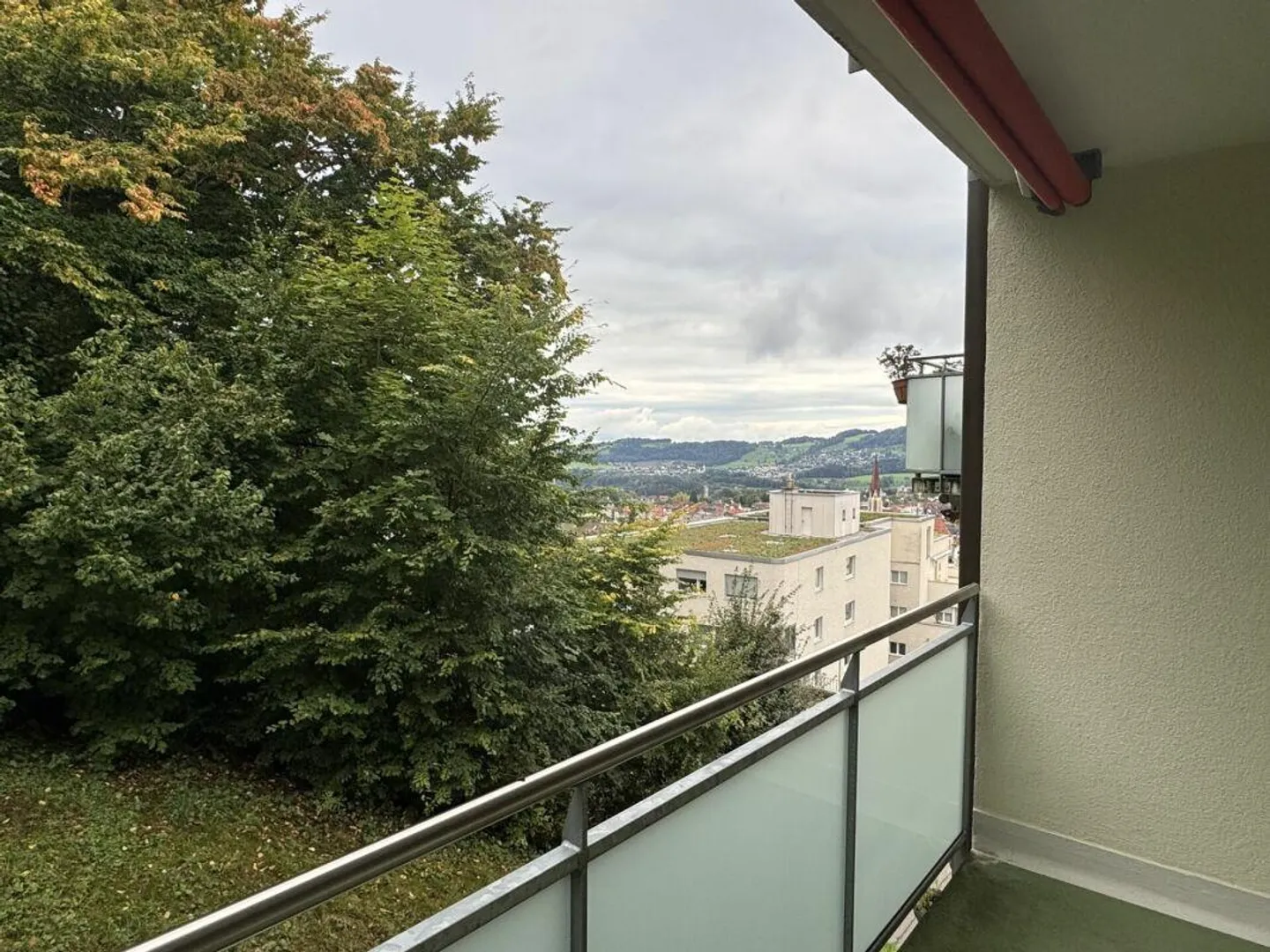 Appartement 1,5 pièce avec balcon dans un emplacement central - Photo 1 sur 4