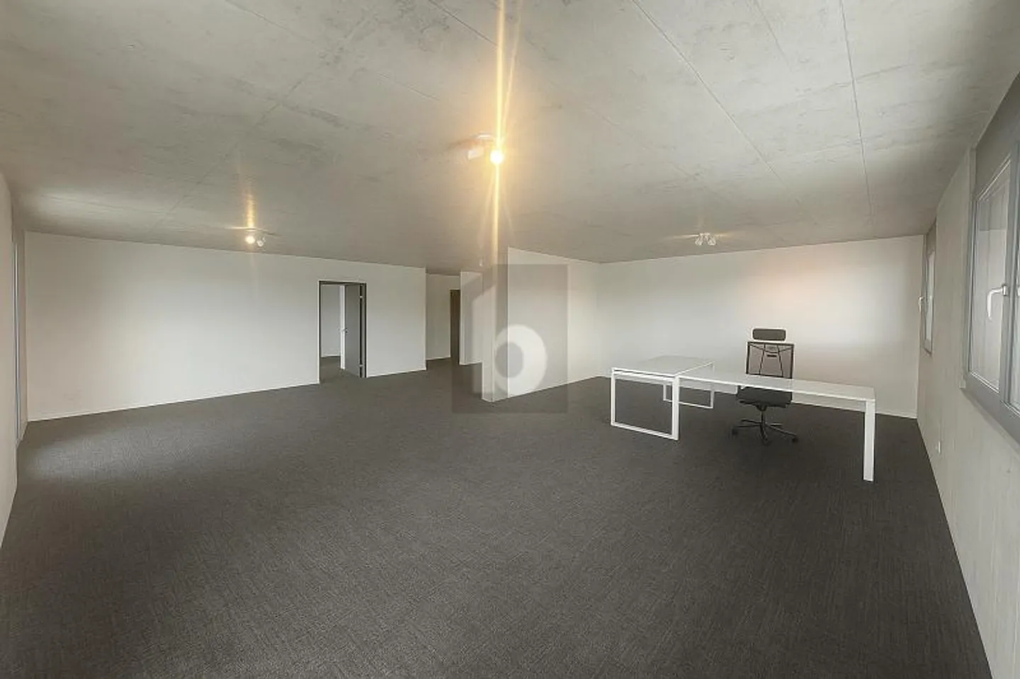 Modernes Büro in Sâles - Foto 2 von 6