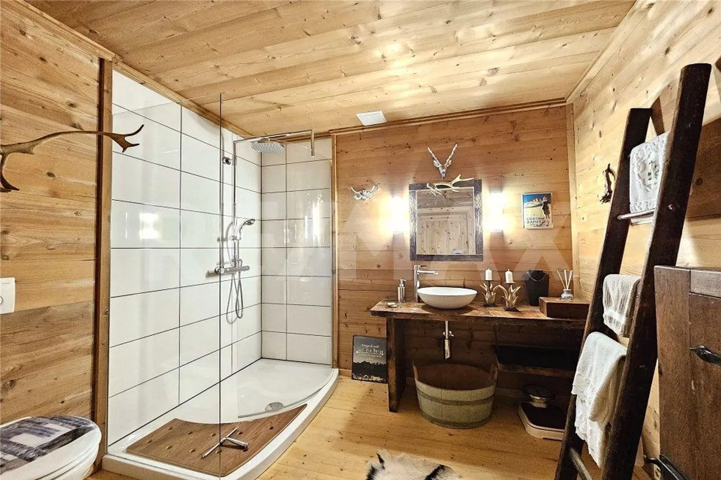 Unique Rustic House - An Oasis of Peace and Natural Beauty - Photo 11 of 13