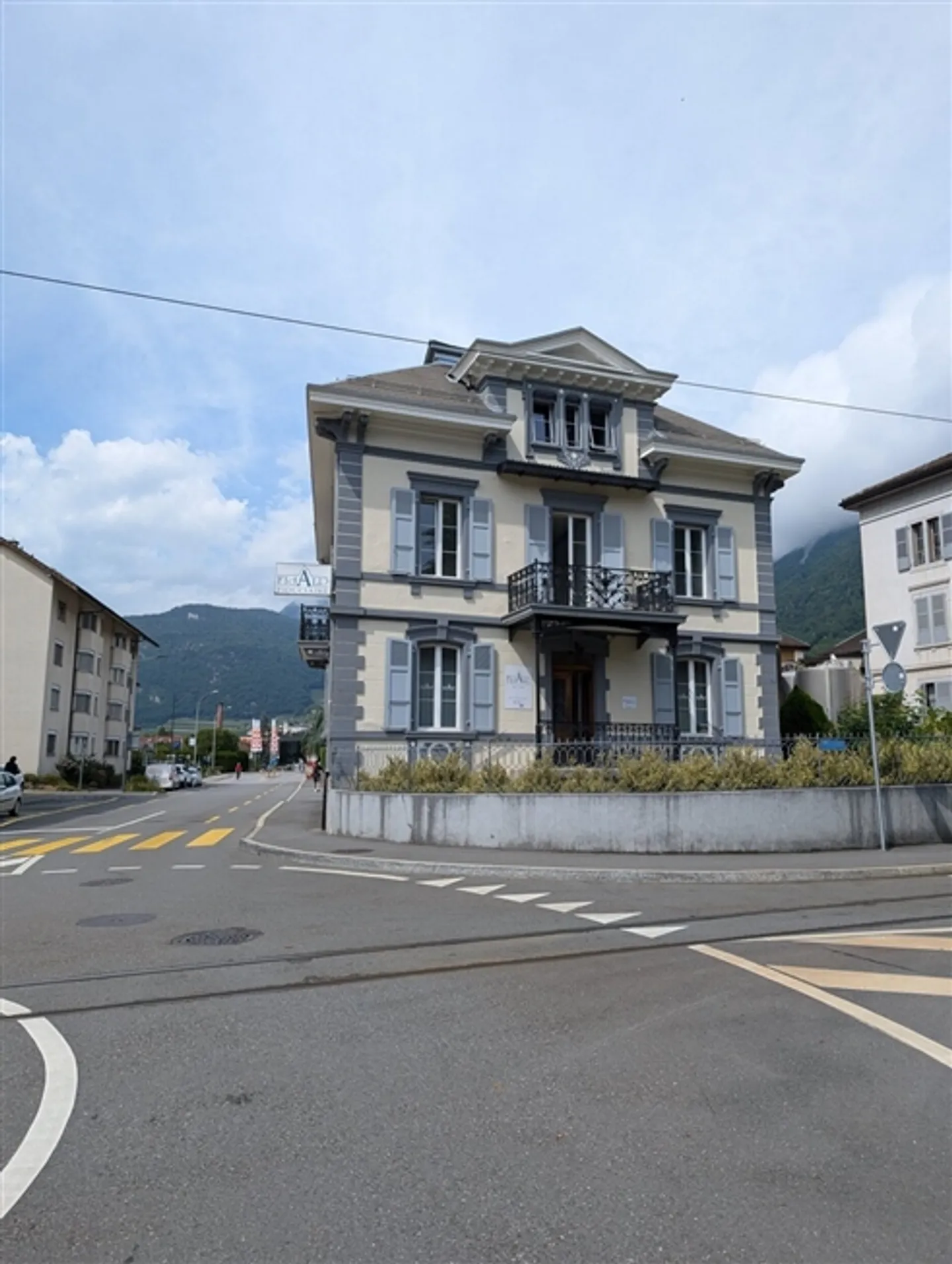 Parcheggio all'aperto - Foto 2 di 2