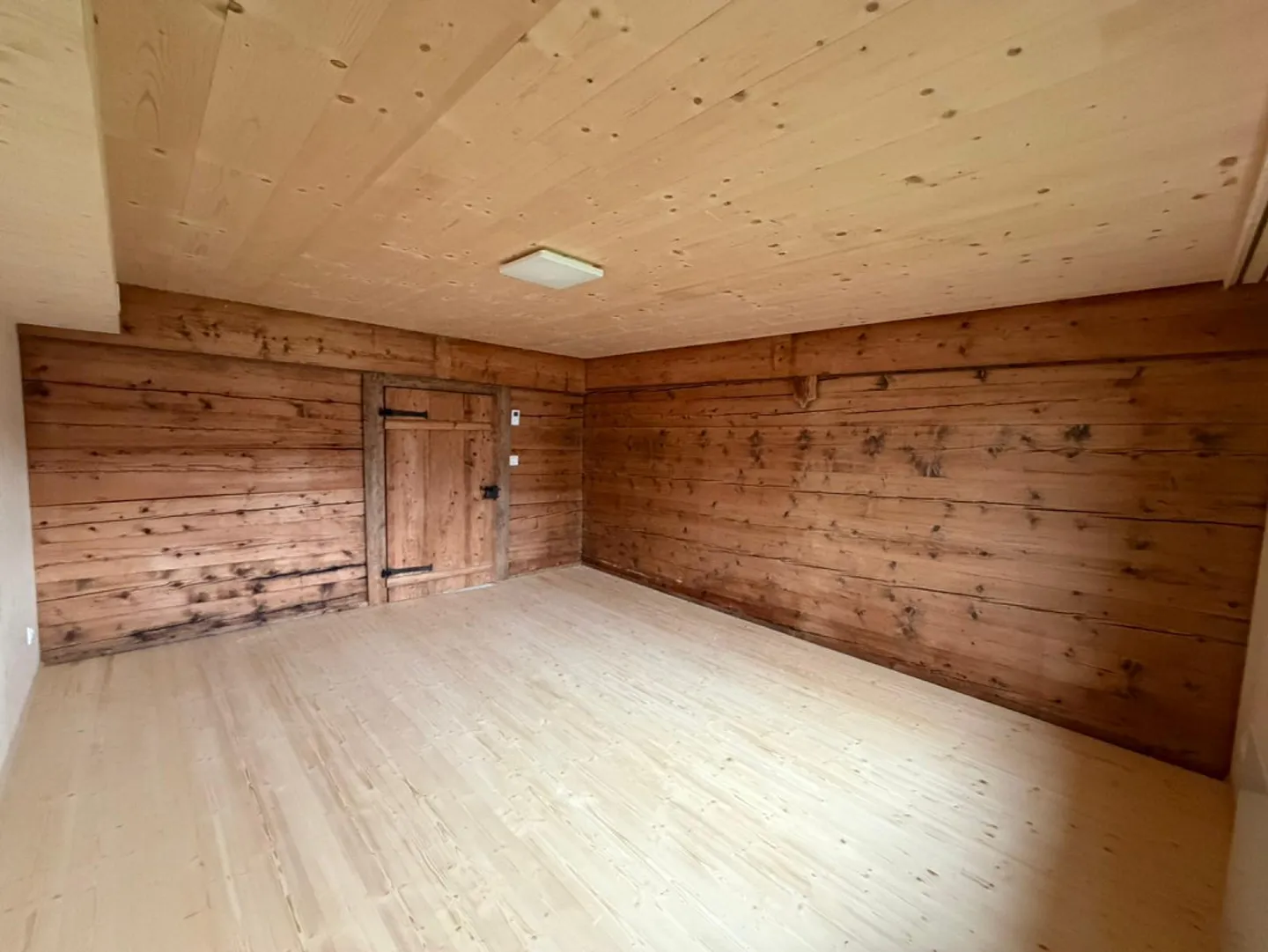 Completely renovated 230-year-old house with large garden - Photo 22 of 28