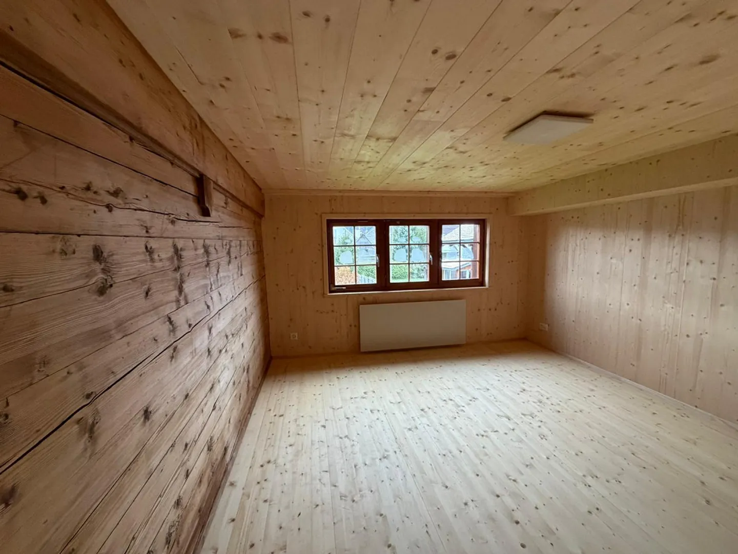 Completely renovated 230-year-old house with large garden - Photo 25 of 28