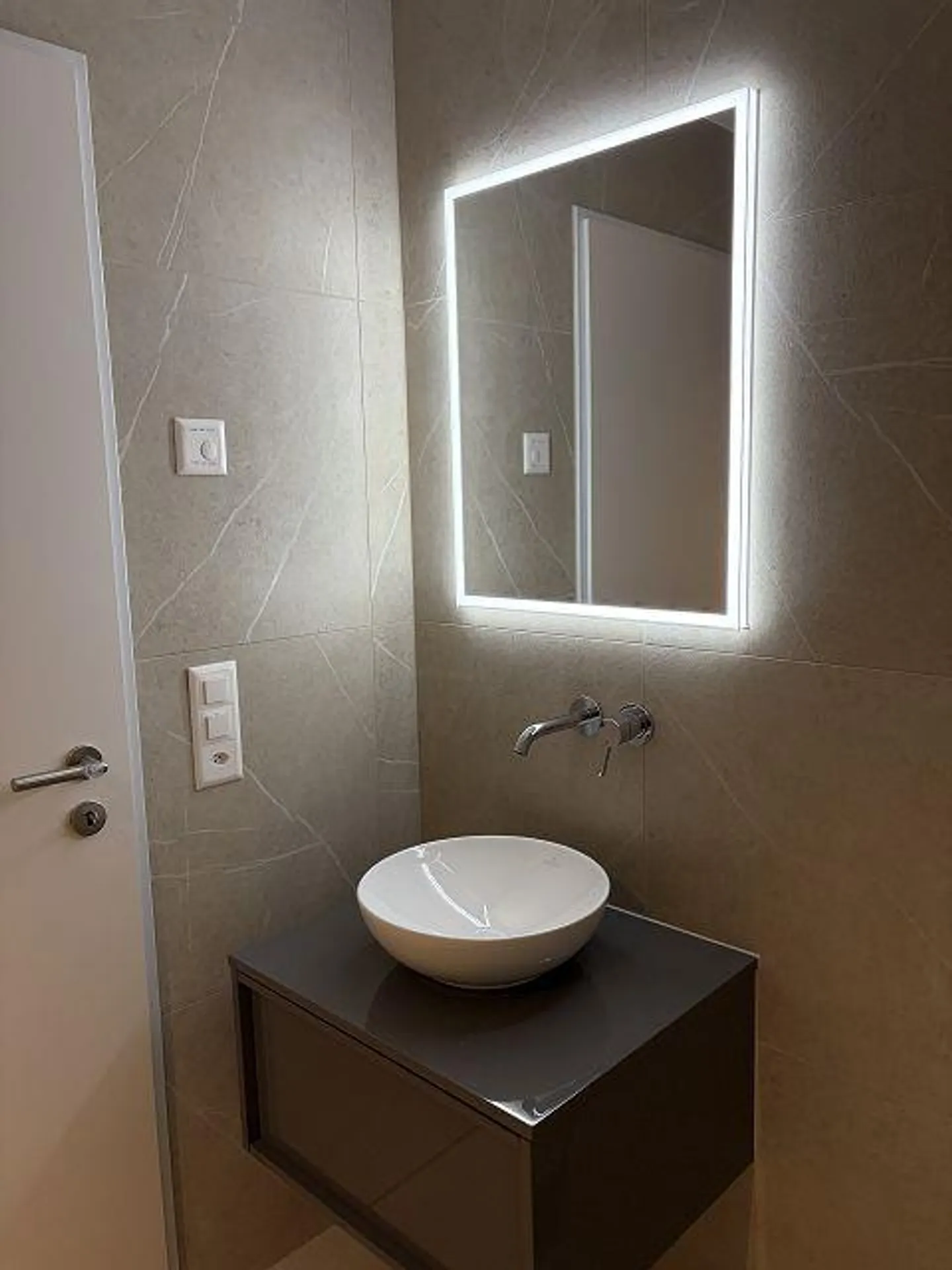 Spacious 4.5-room ground floor apartment with patio and garden - Photo 5 of 11