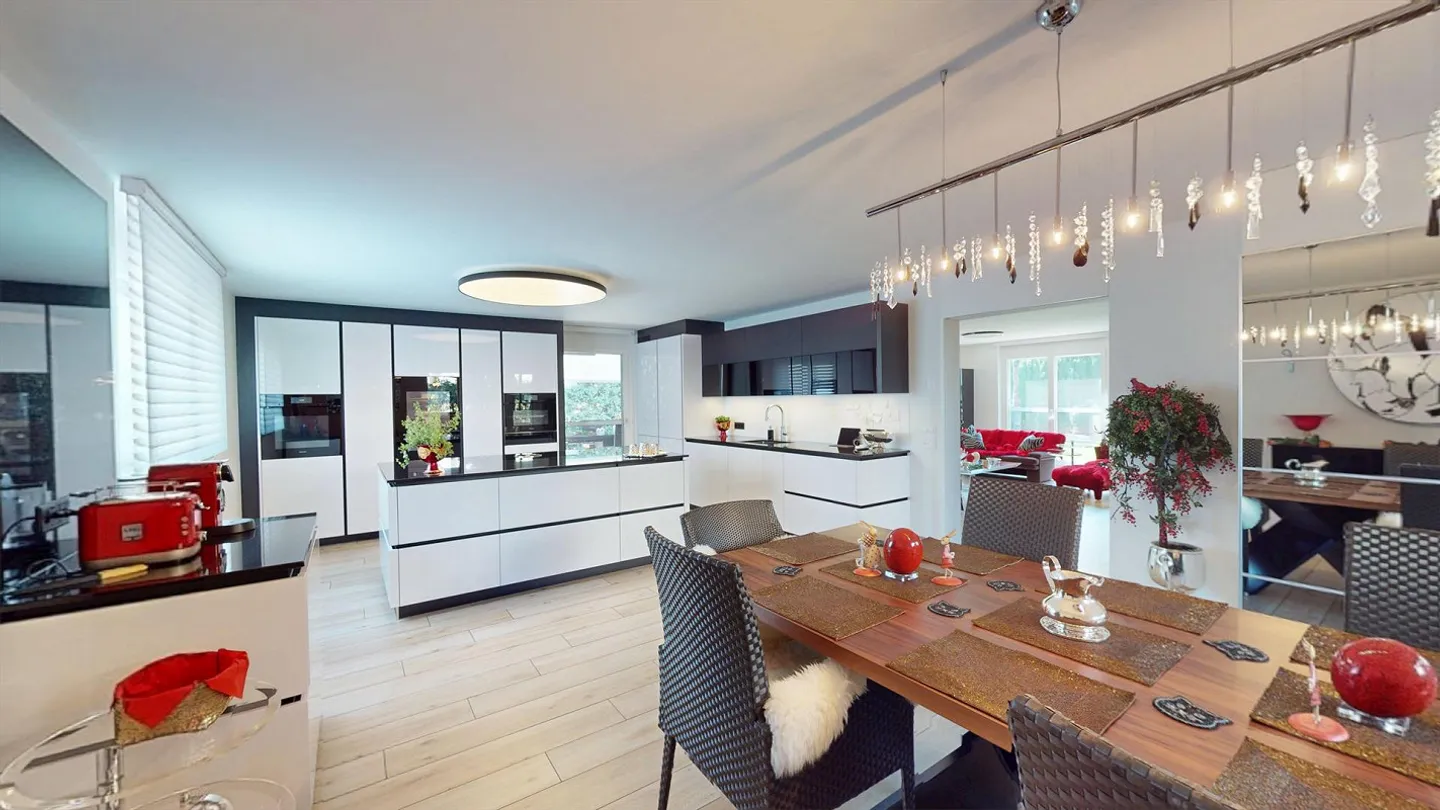 Maison individuelle de 6 pièces très bien entretenue avec un paradis de jardin de rêve dans un emplacement calme à Reinach - Photo 3 sur 14