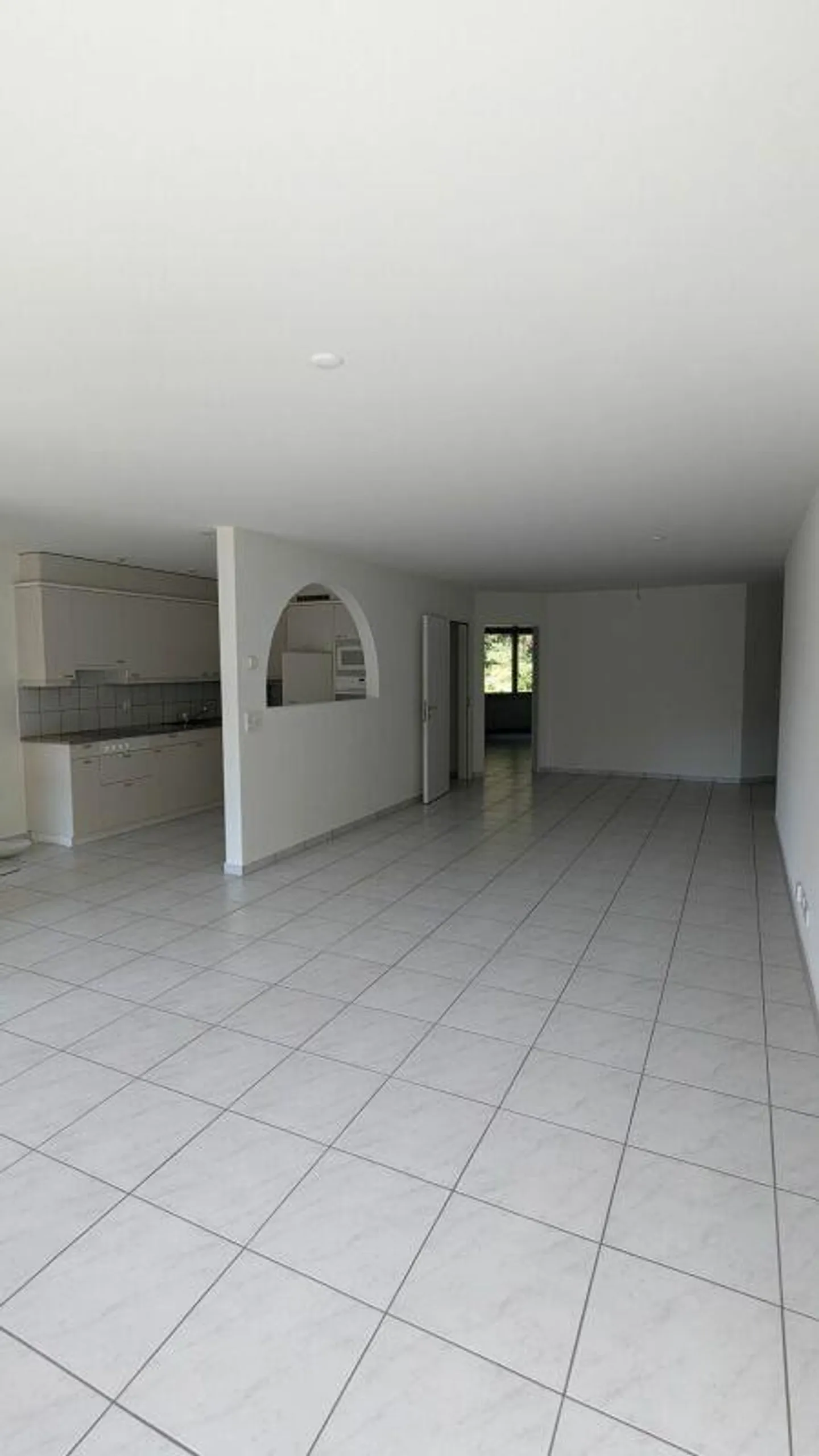 Vivere tranquillo nel verde vicino alla città - Foto 3 di 13