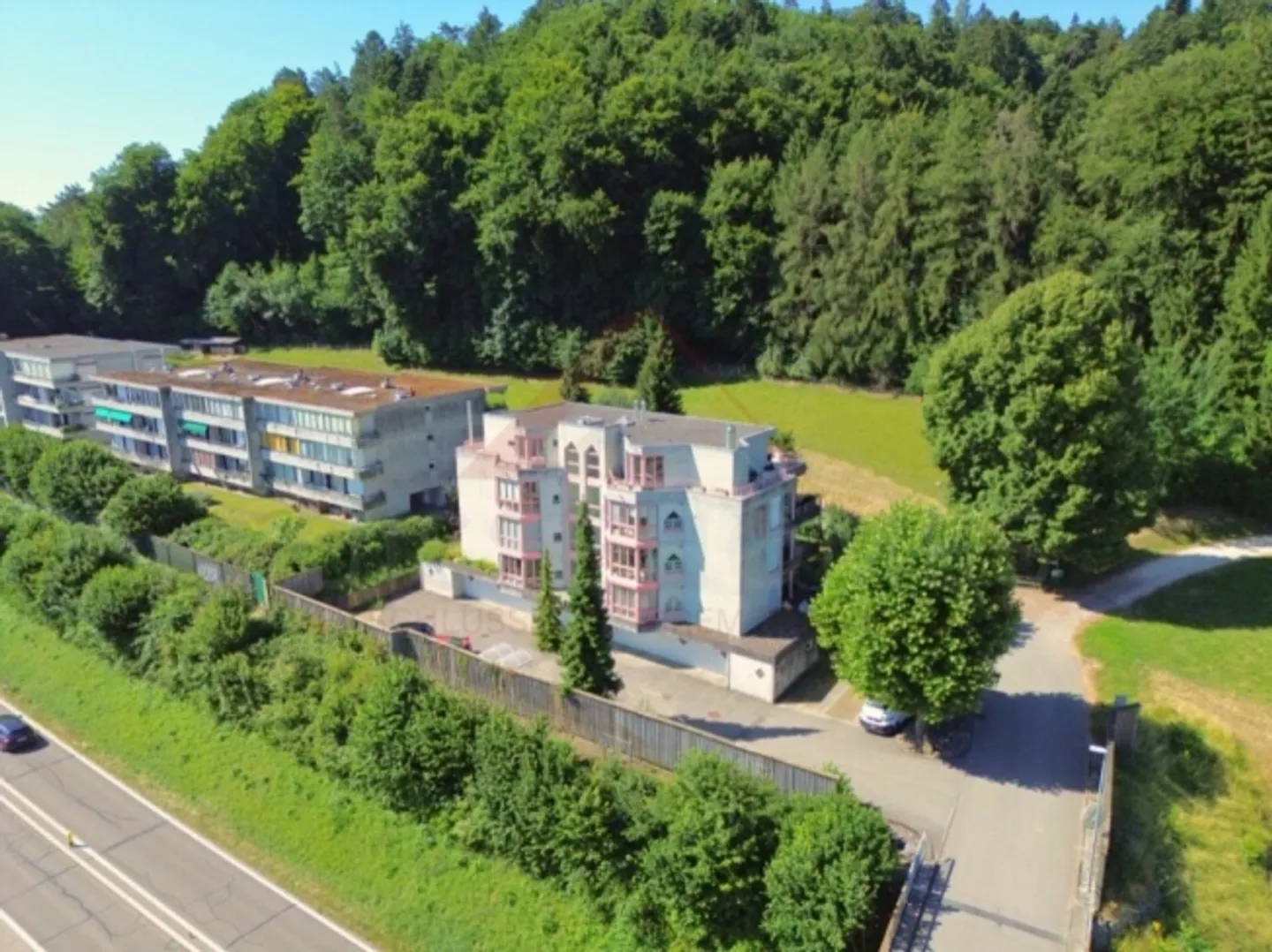 Appartamento elegante di 4,5 stanze al piano terra a Studen BE - con terrazza soleggiata e garage privato - Foto 2 di 16