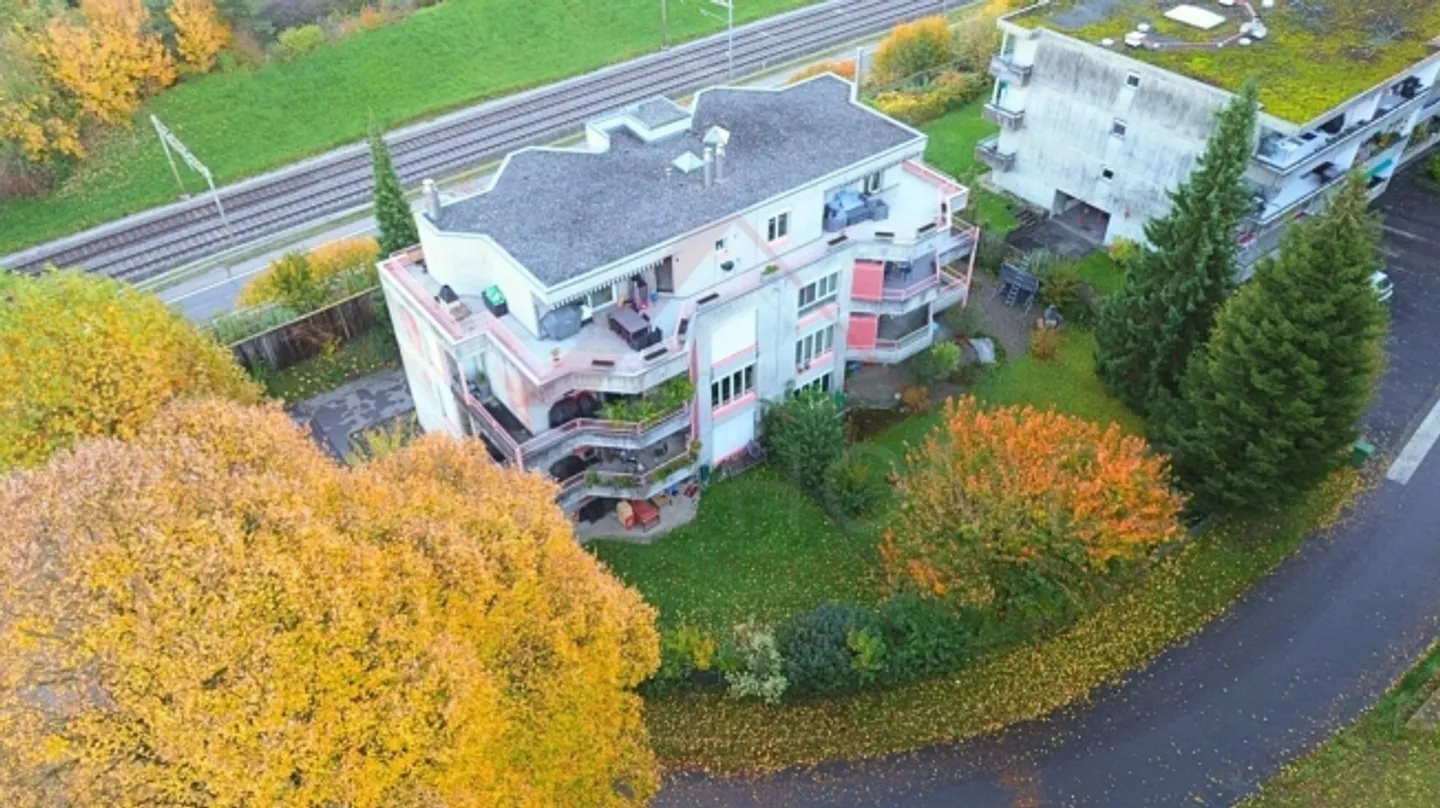 Appartamento elegante di 4,5 stanze al piano terra a Studen BE - con terrazza soleggiata e garage privato - Foto 14 di 16