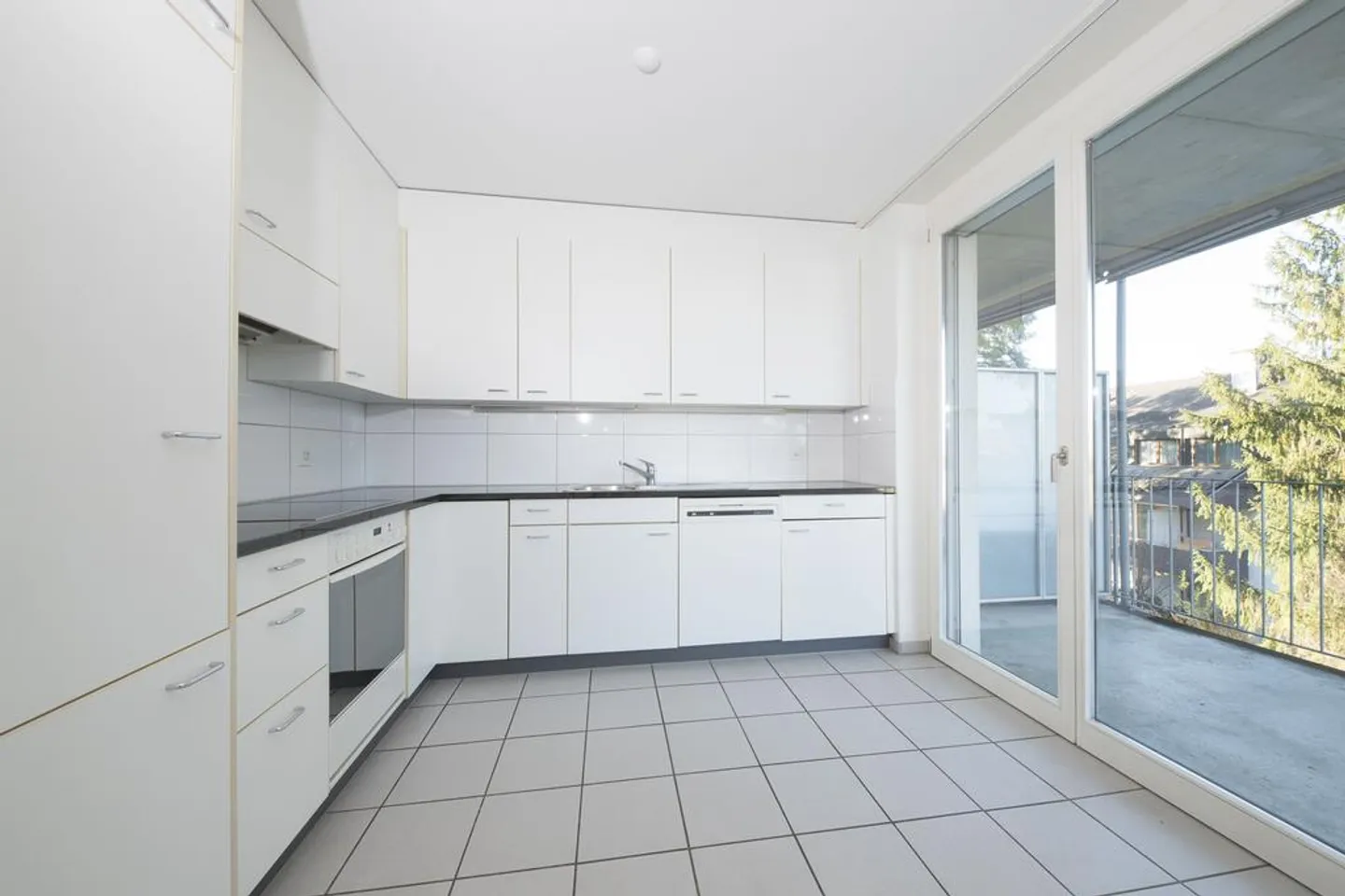 Recherche de locataire - Appartement en attique avec terrasse sur le toit - Photo 3 sur 5