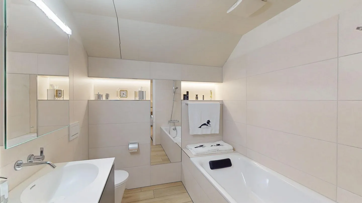 Maison individuelle de 6 pièces très bien entretenue avec un paradis de jardin de rêve dans un emplacement calme à Reinach - Photo 9 sur 14