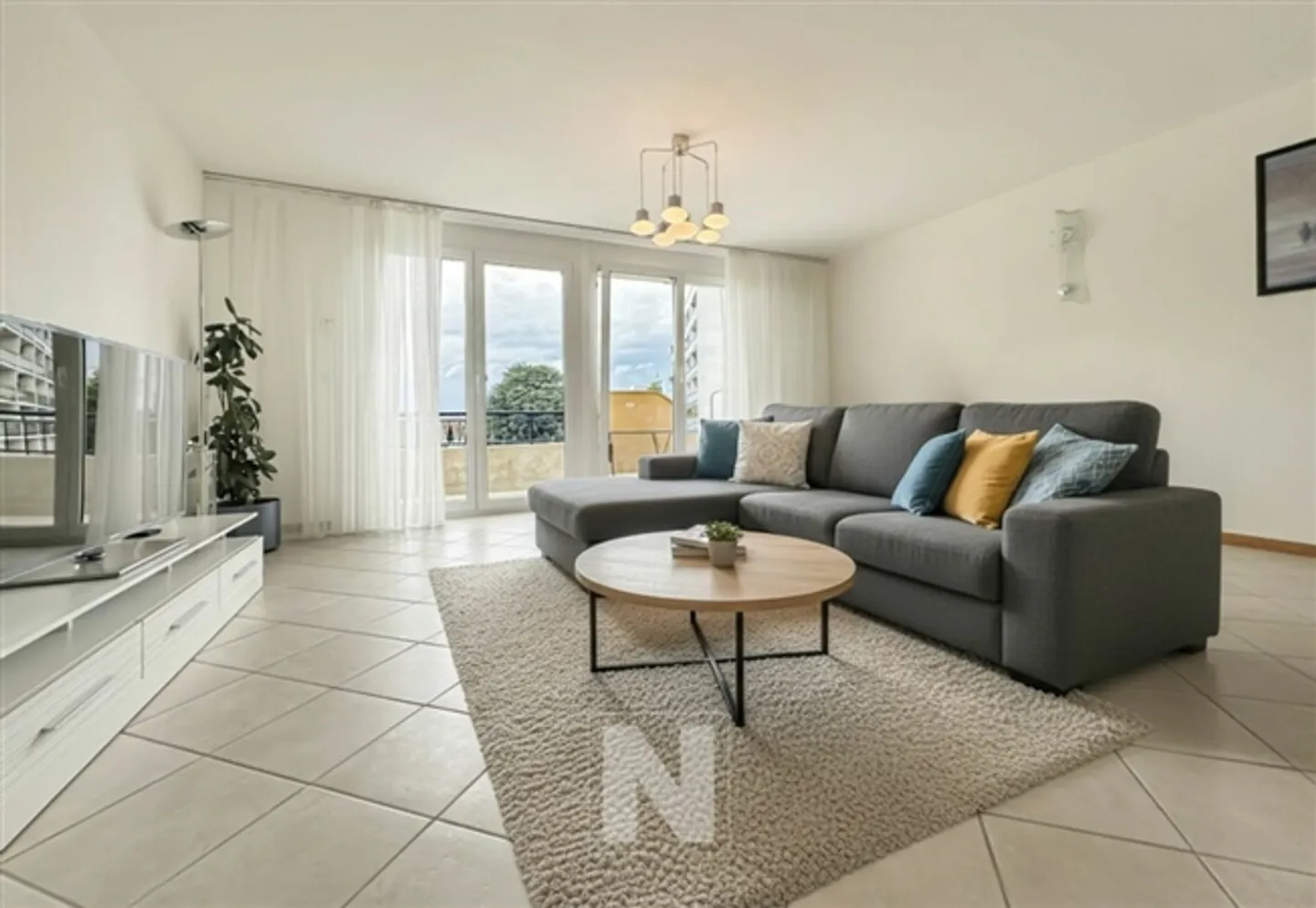 Appartamento di 6 stanze di 164 m² a Renens - Foto 2 di 17