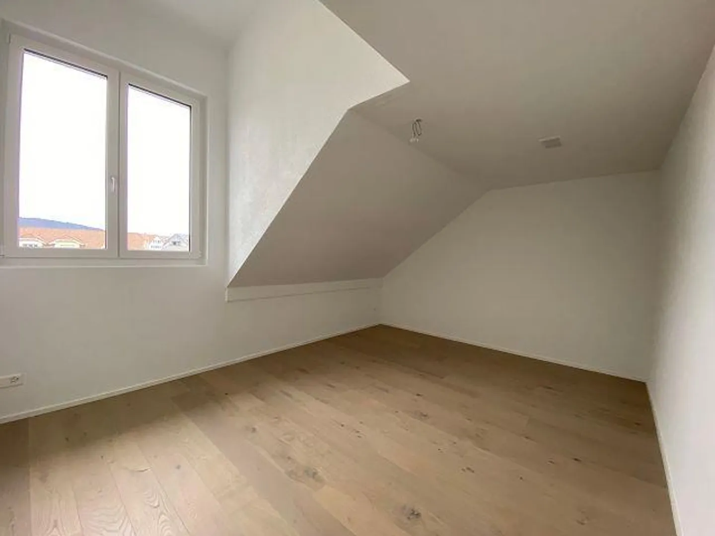 Charming 4.5-room apartment with slight sloping ceilings - Photo 9 of 12