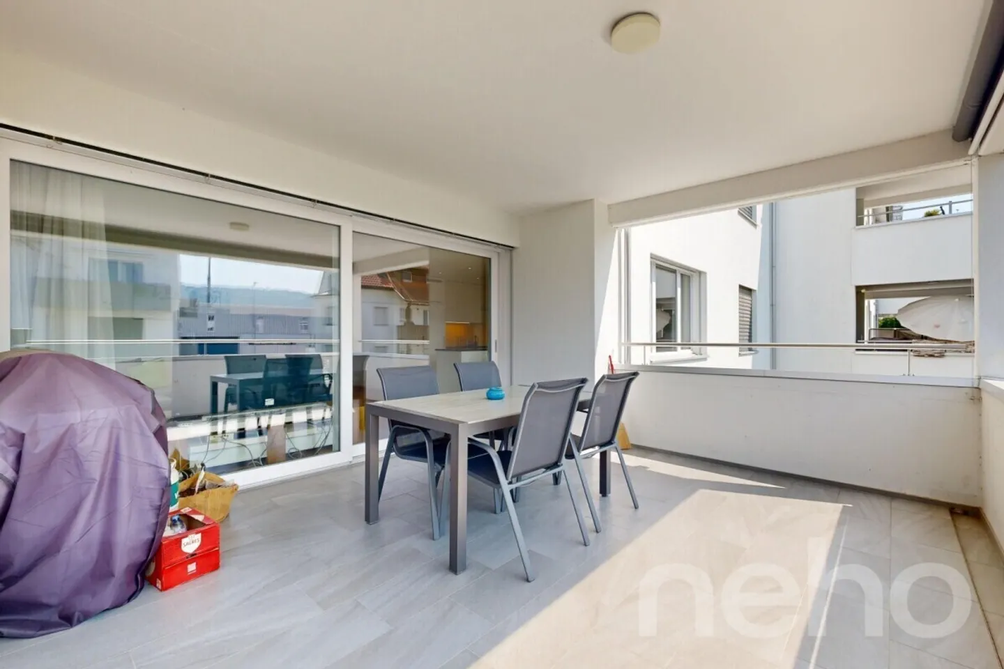 Appartement de 4,5 pièces bien entretenu avec balcon spacieux et deux places de parking souterrain - Photo 5 sur 12