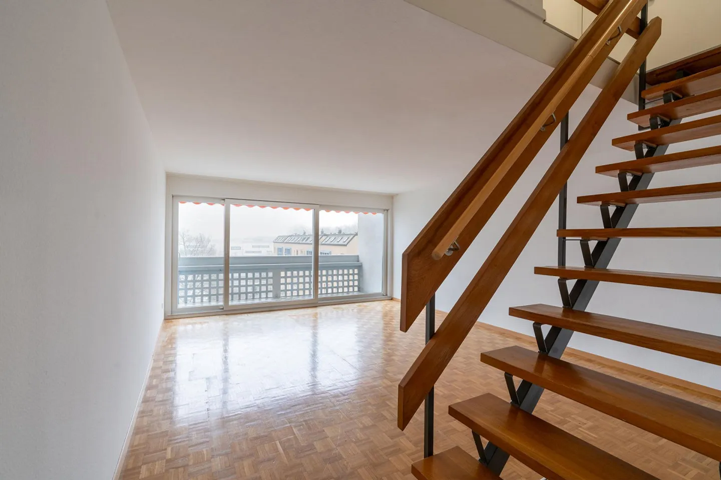 4.5-Room Maisonette Apartment with Flexible Room Layout - Photo 3 of 15