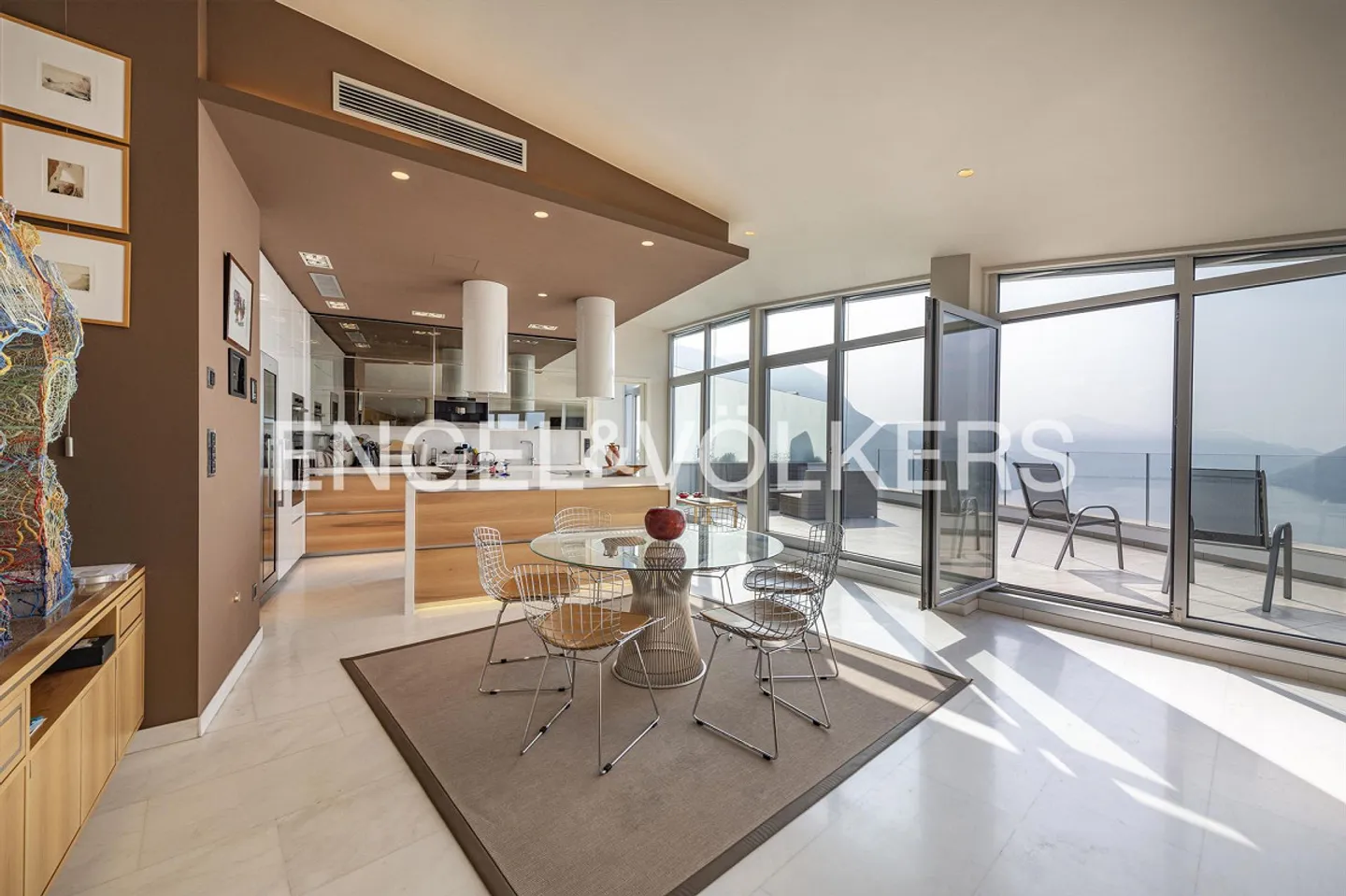 Exclusive duplex with unique lake view - Photo 4 of 18