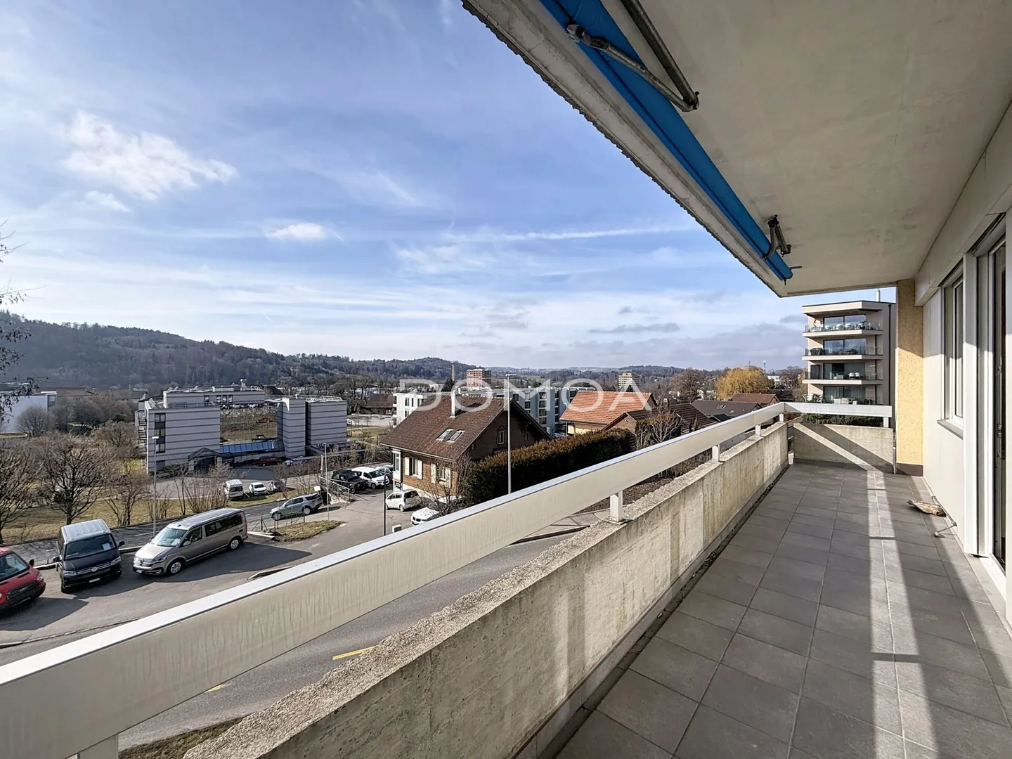 Appartamento 3,5 locali da ristrutturare, luminoso con balcone e piscina - Contesto verde - Foto 5 di 9