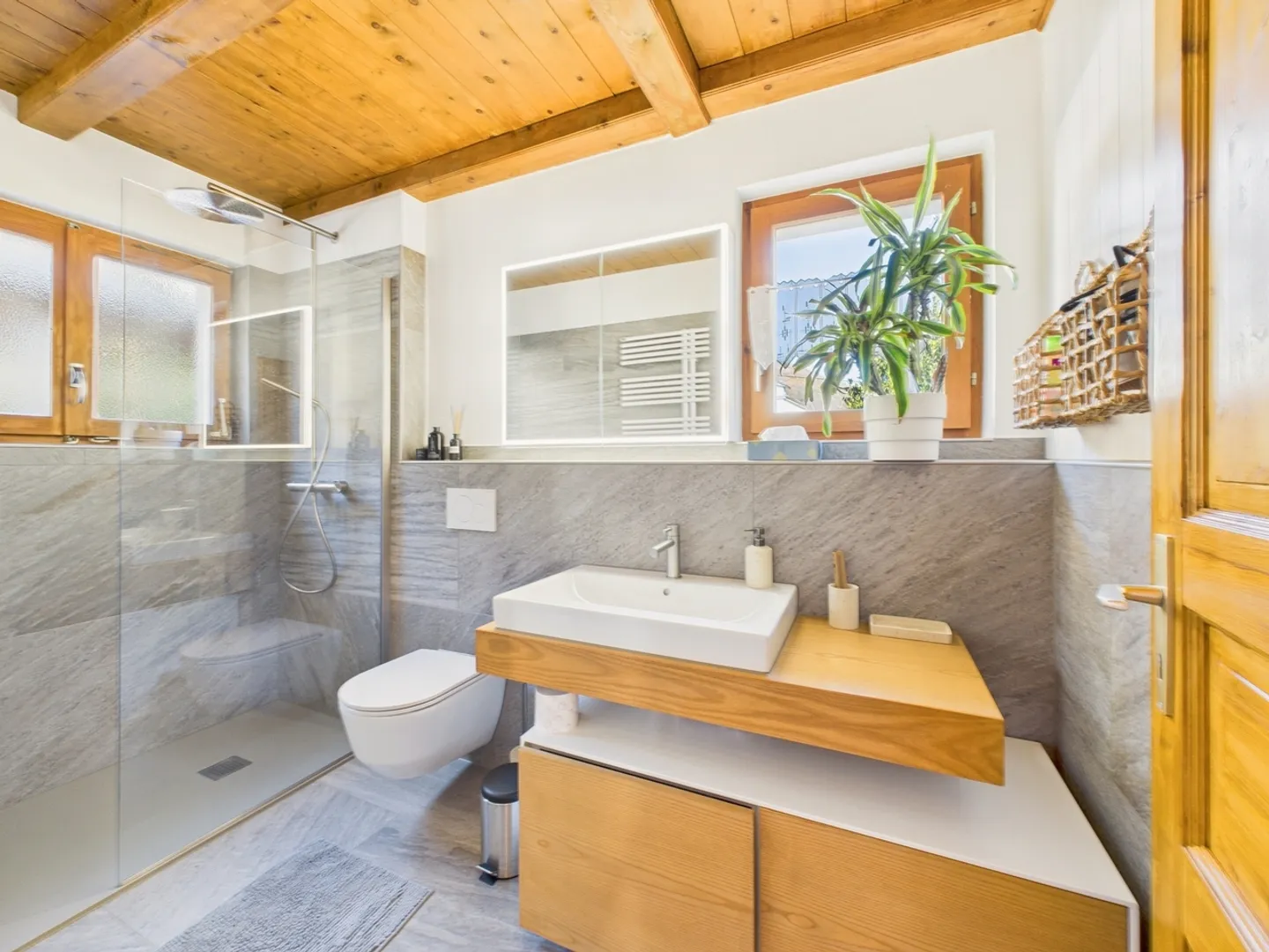 Charmante maison unifamiliale rénovée avec grand jardin dans... - Photo 10 sur 13