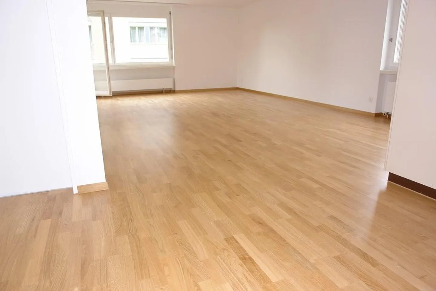 Bright 3.5-room apartment in a family neighborhood in Altstetten - Photo 2 of 5