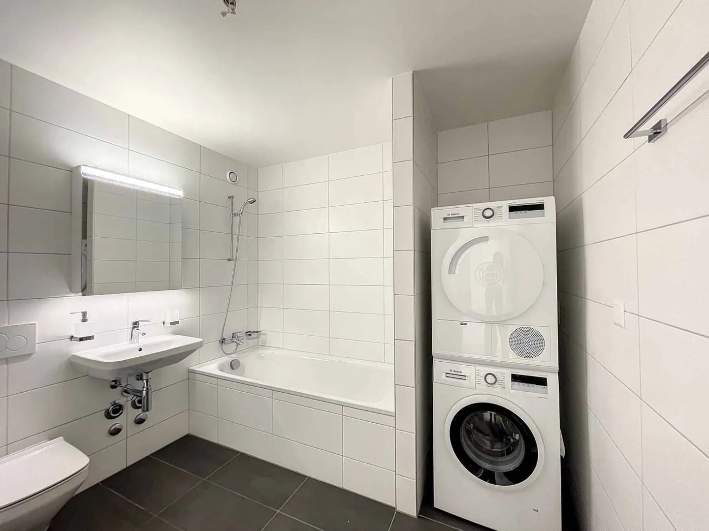 Spacious 2.5 rooms with terrace - Photo 4 of 4