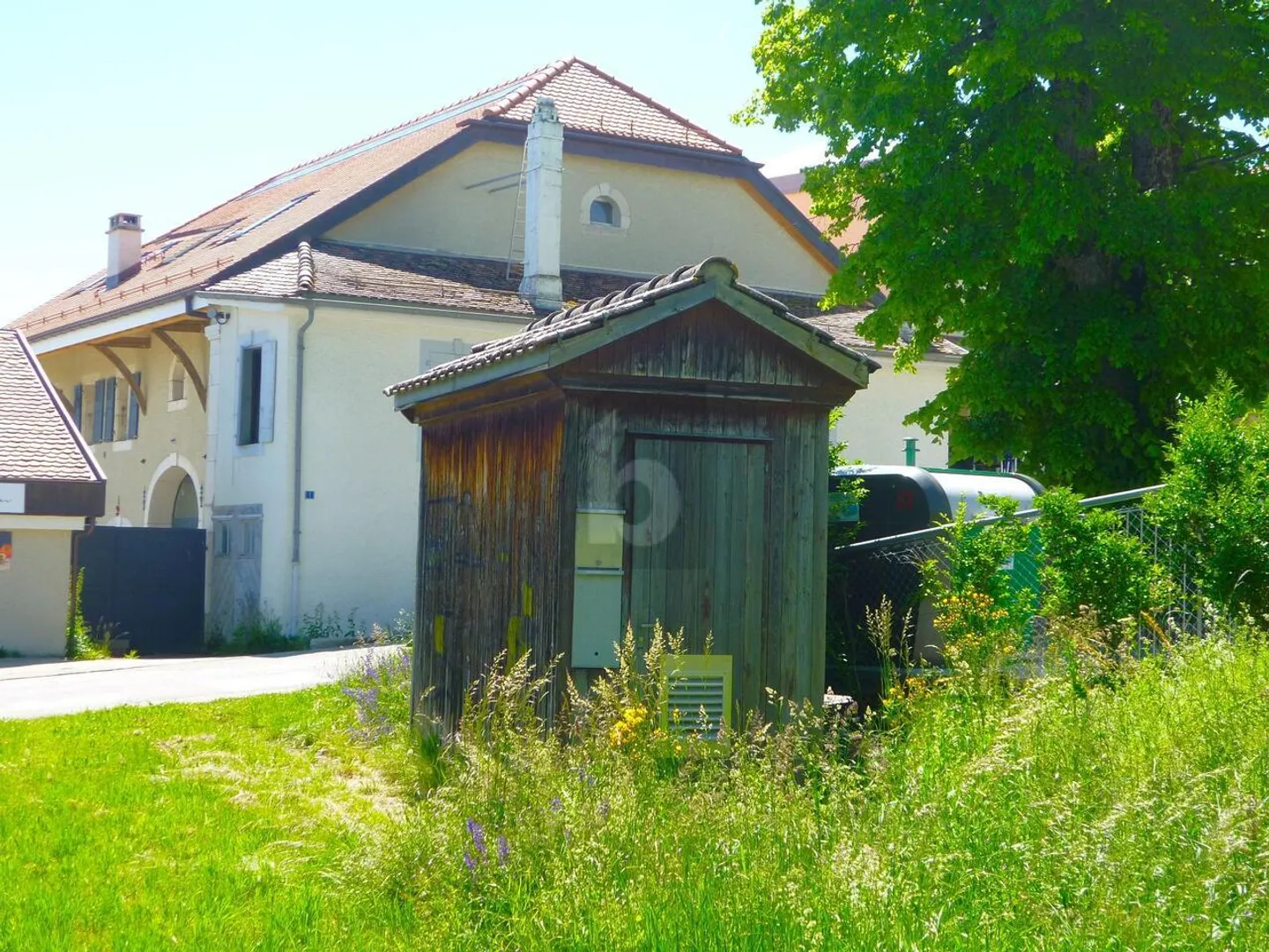 PETITE CABANE POUR STOCKAGE - Photo 2 sur 6
