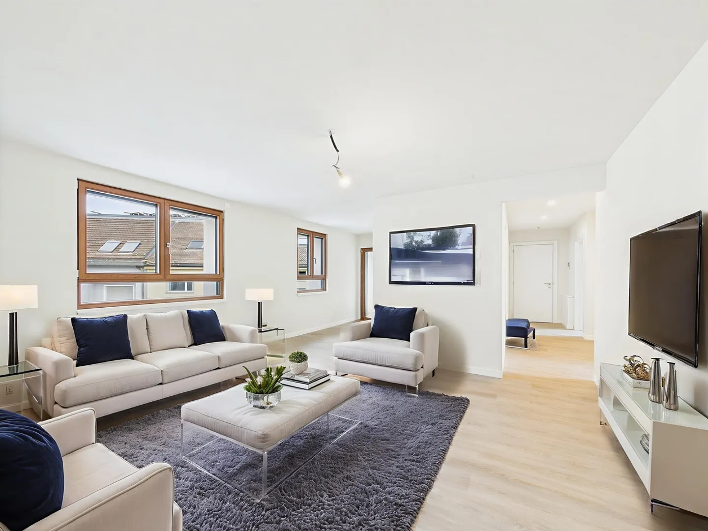 Central Apartment Experience Directly at Oerlikon Train Station - Photo 1 of 9