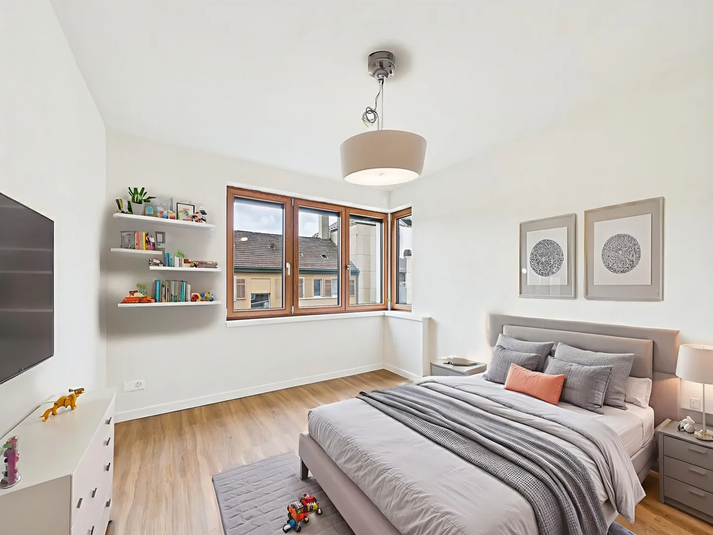 Central Apartment Experience Directly at Oerlikon Train Station - Photo 5 of 9