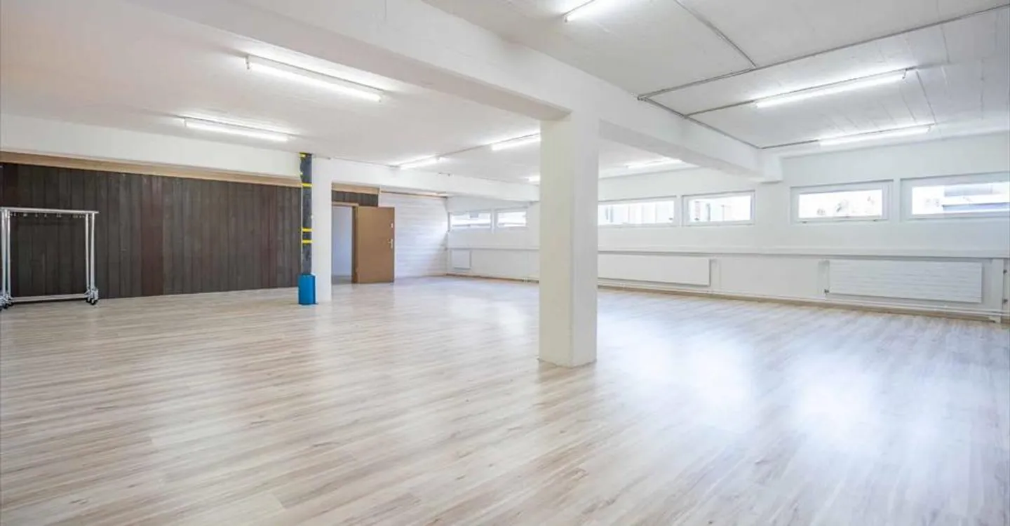 Spazio ufficio in affitto - Foto 2 di 8