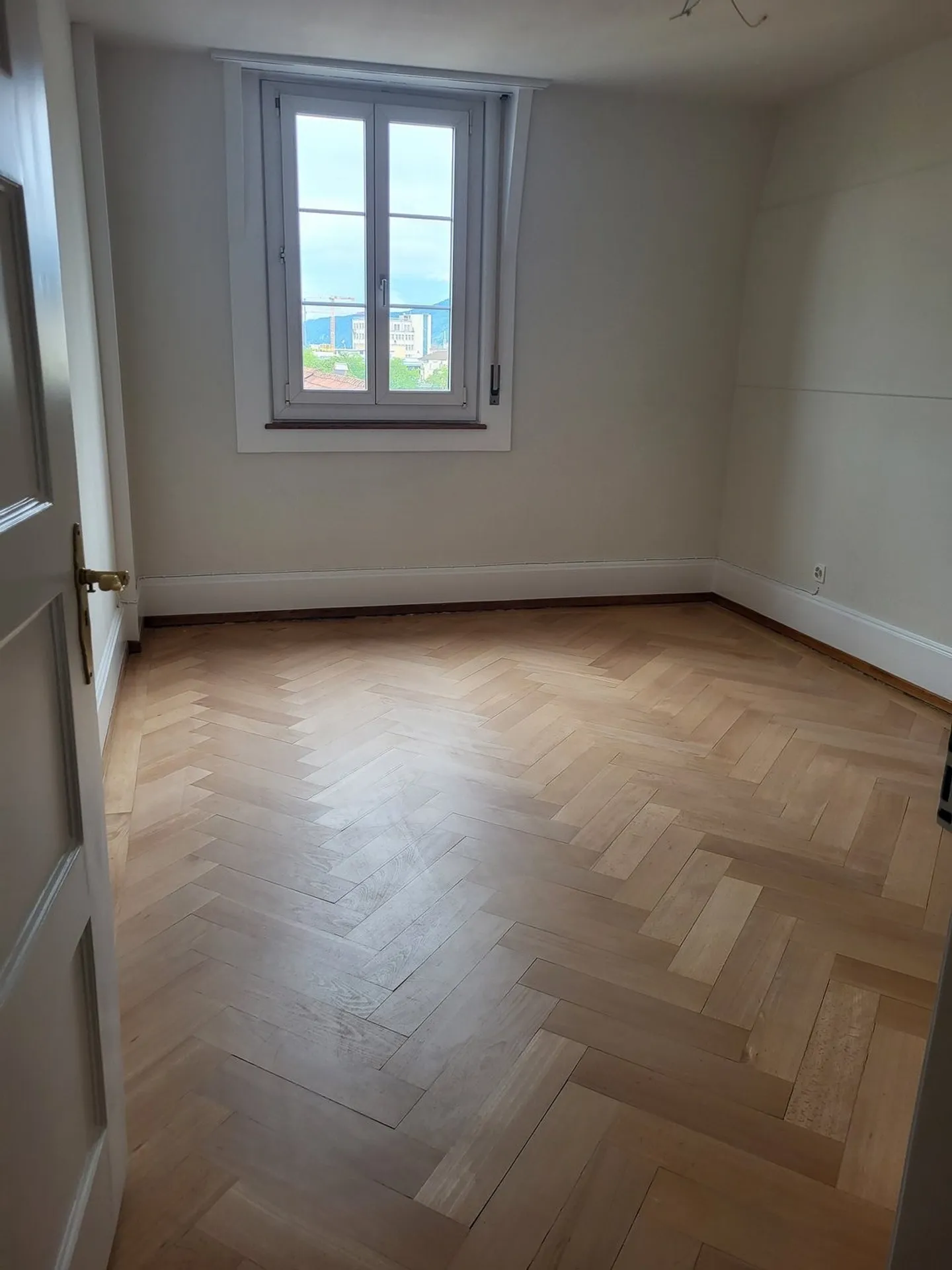 Appartement ancien avec beaucoup de charme 4.5 pièces dans un emplacement central à Bienne - Photo 6 sur 12