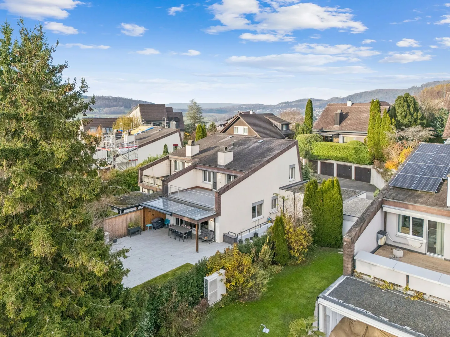 Familienfreundliches 5.5-Zimmer-Einfamilienhaus in Bonstetten - Foto 1 von 12