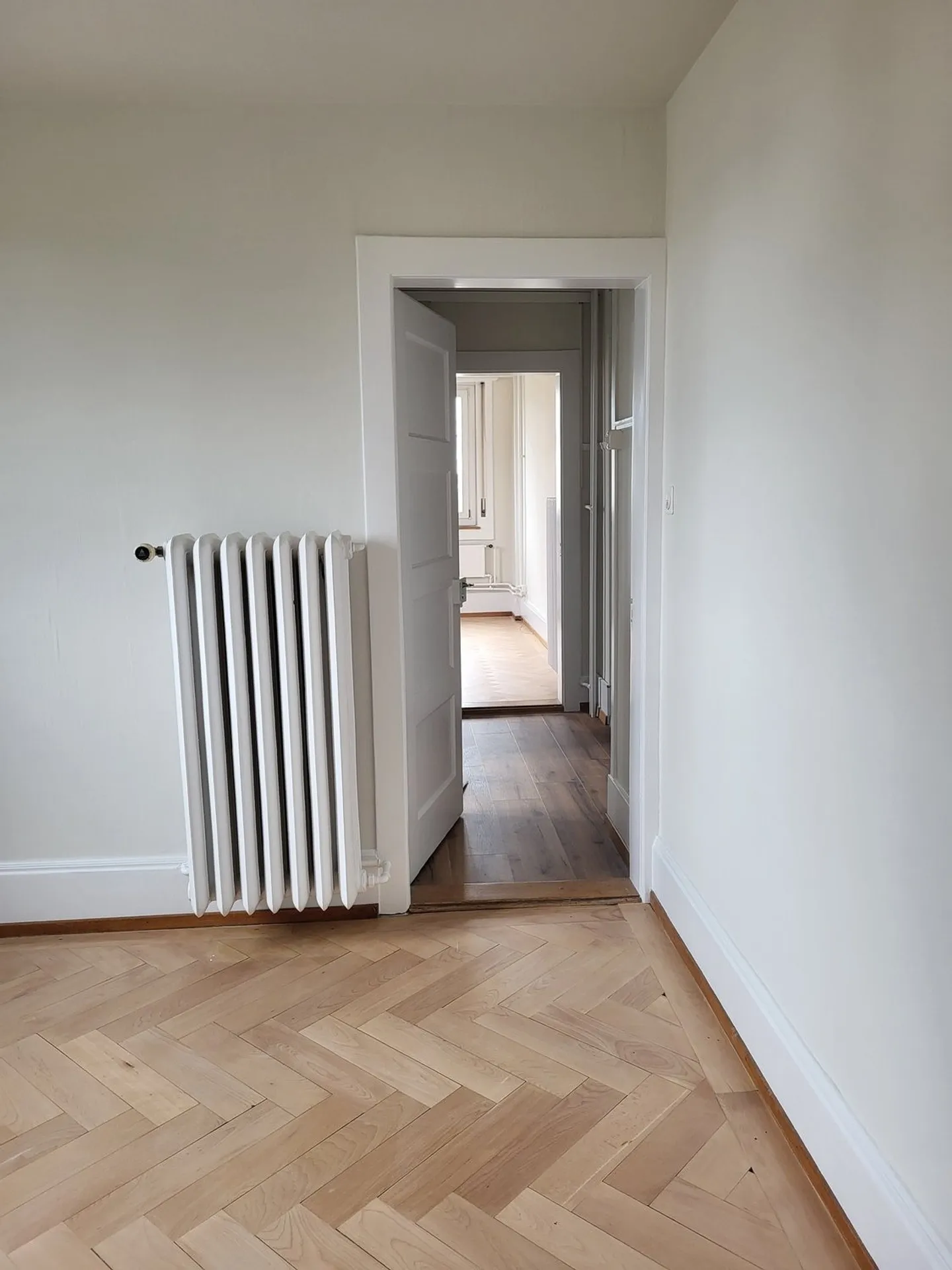 Appartement ancien avec beaucoup de charme 4.5 pièces dans un emplacement central à Bienne - Photo 7 sur 12