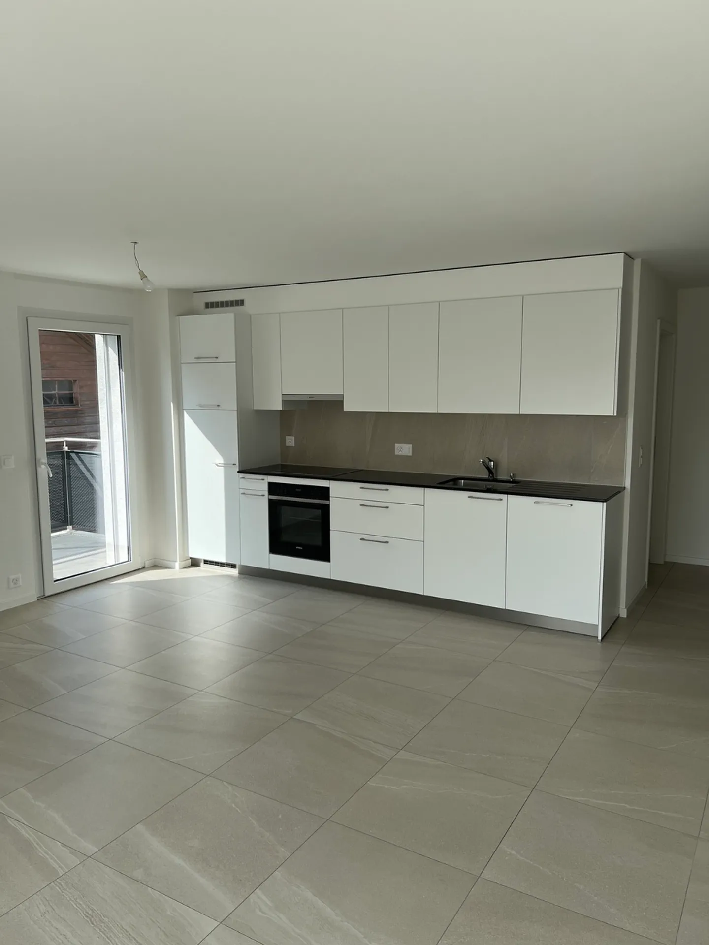 For rent in Pomy the last 3 1/2 rooms 1st floor with 2 balconies - Photo 6 of 10